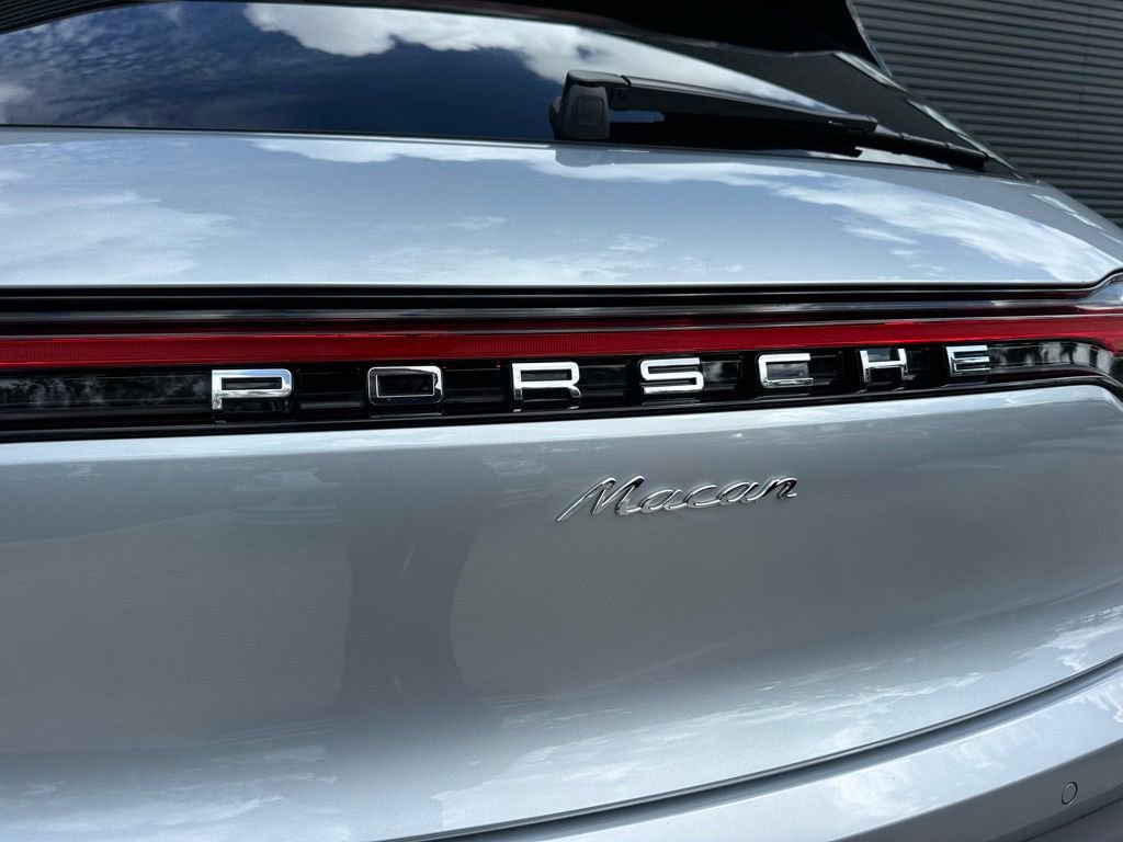 Certified 2026 Porsche Macan Turbo AWD/4WD image 14