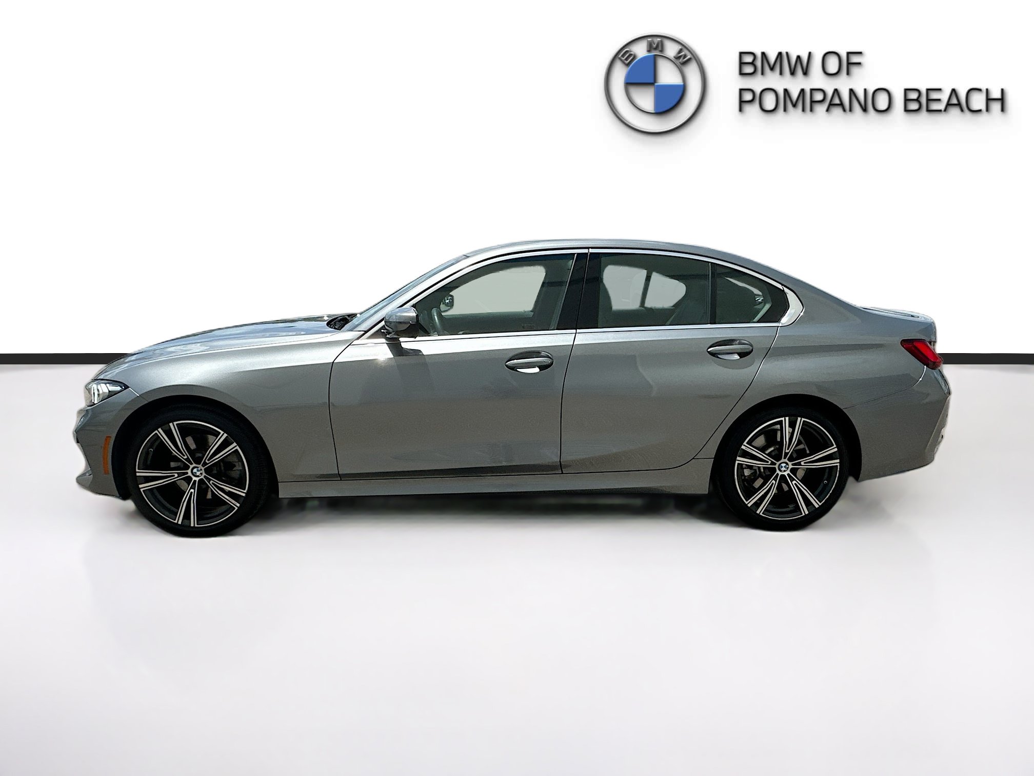 Used 2024 BMW 330i Sedan w/ Premium Package RWD image 4