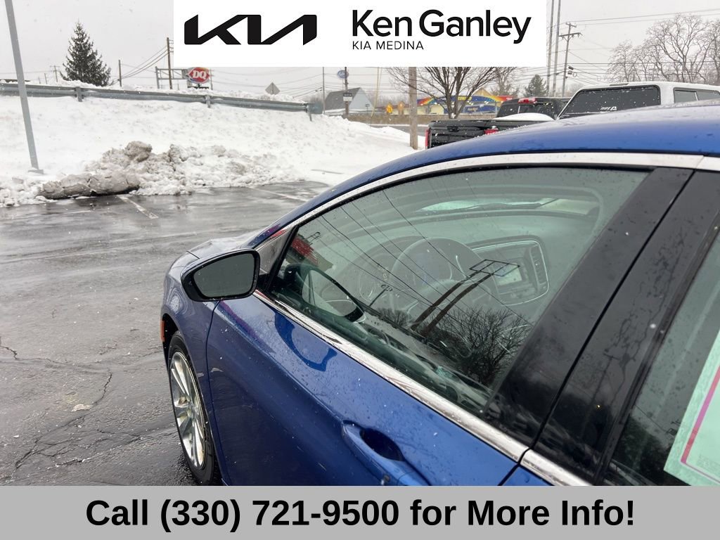 Used 2015 Chrysler 200 Limited w/ Convenience Group image 25