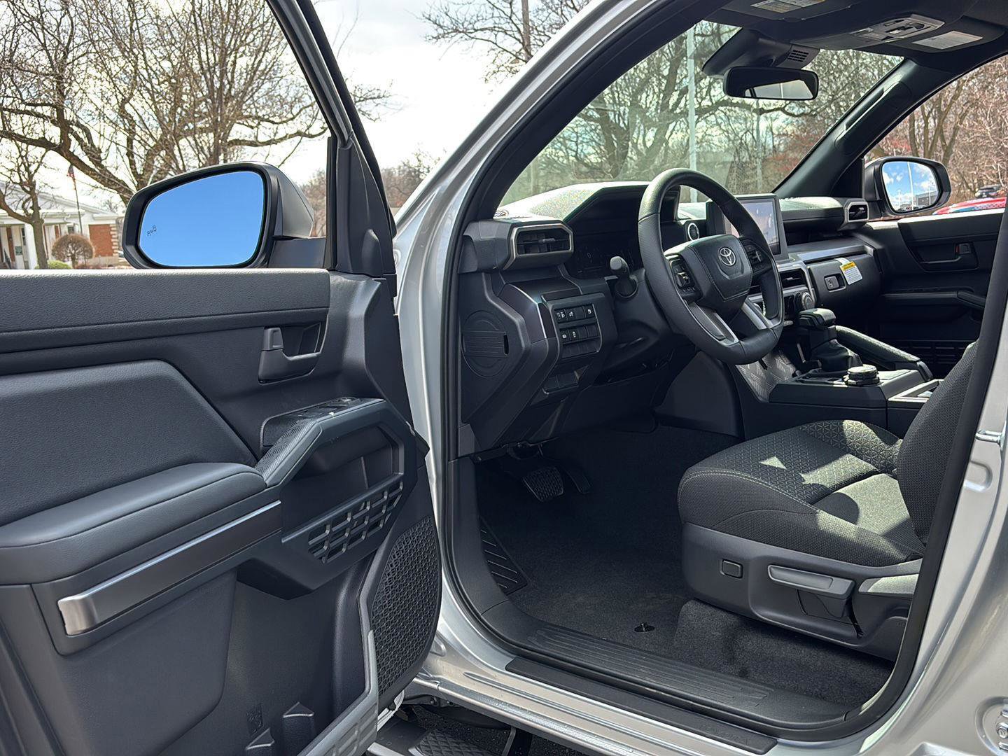 New 2026 Toyota 4Runner SR5 AWD/4WD image 2