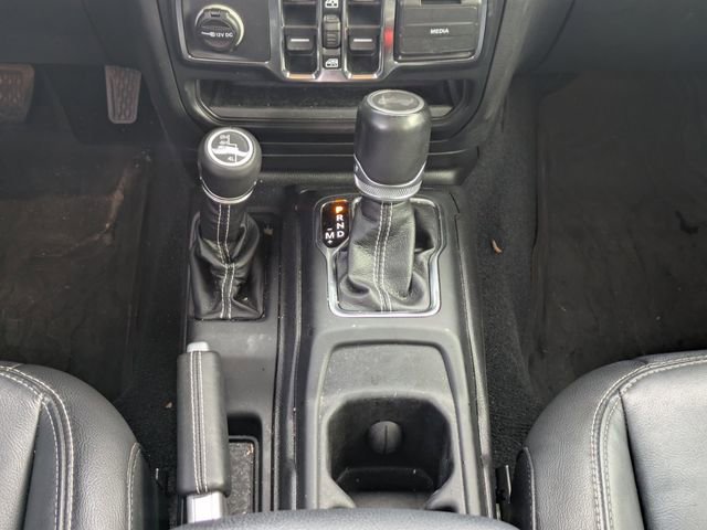 Used 2021 Jeep Wrangler Unlimited Sahara AWD/4WD image 19