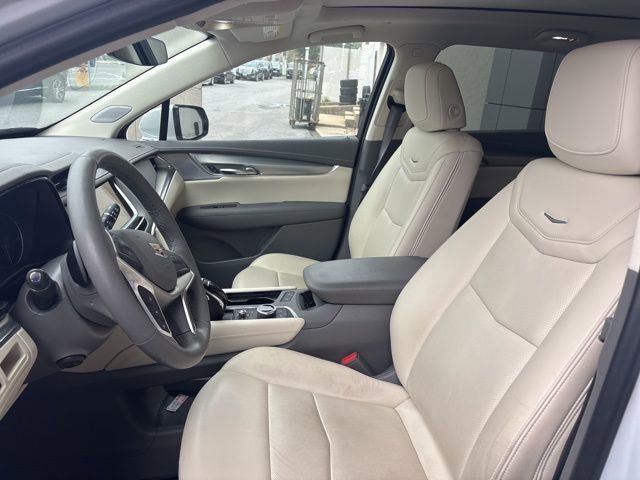 Used 2022 Cadillac XT5 Premium Luxury image 3