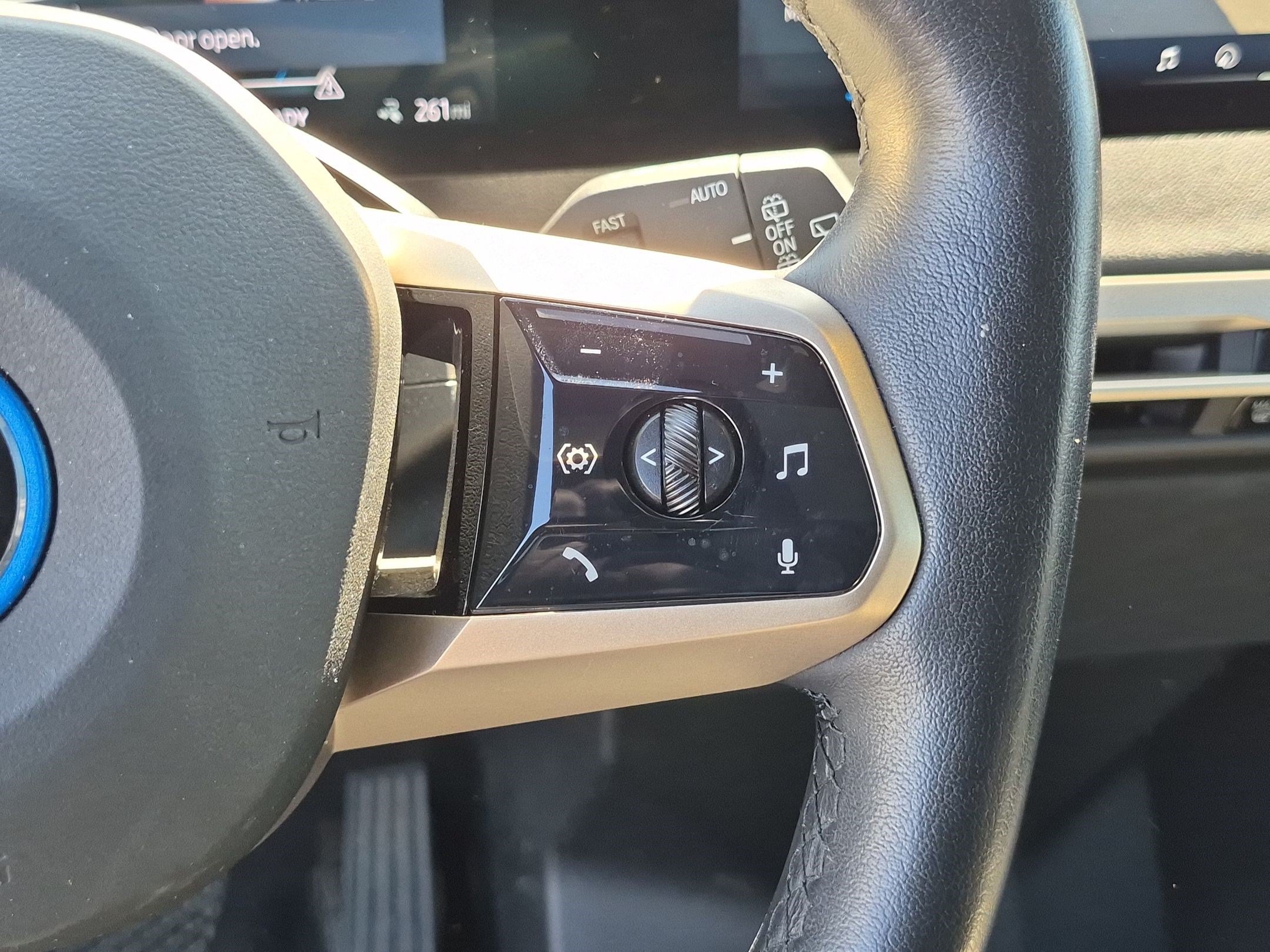 Used 2024 BMW iX xDrive50 AWD/4WD image 20