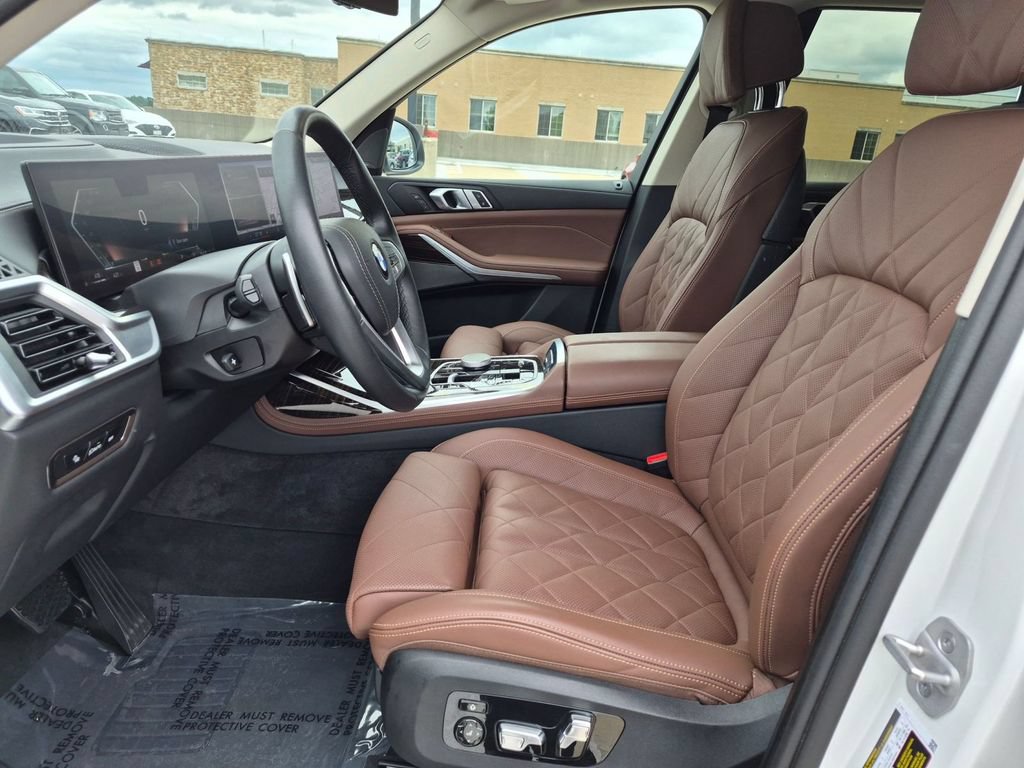 Certified 2025 BMW X7 xDrive40i w/ Premium Package AWD/4WD image 9