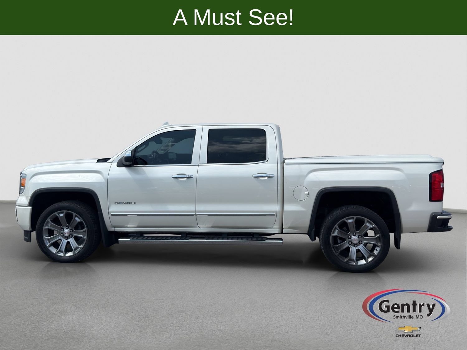 Used 2015 GMC Sierra 1500 Denali w/ Driver Alert Package AWD/4WD image 3