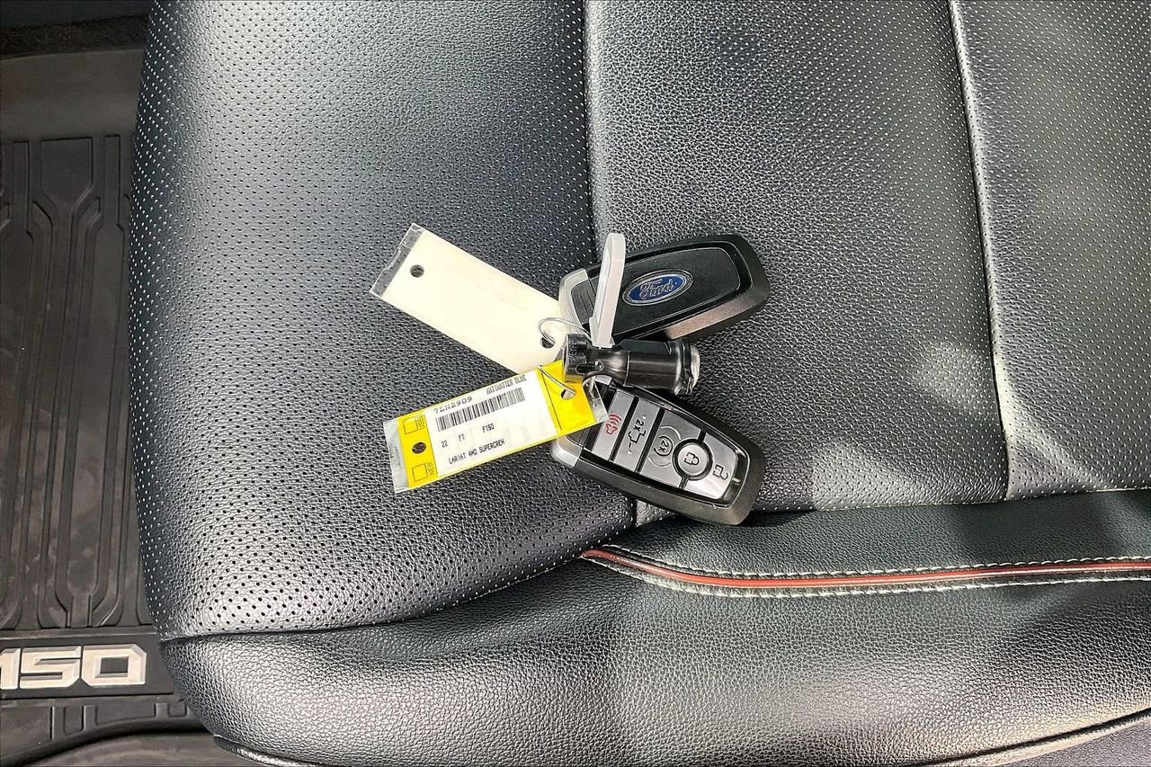 Used 2022 Ford F150 Lariat w/ Trailer Tow Package image 33