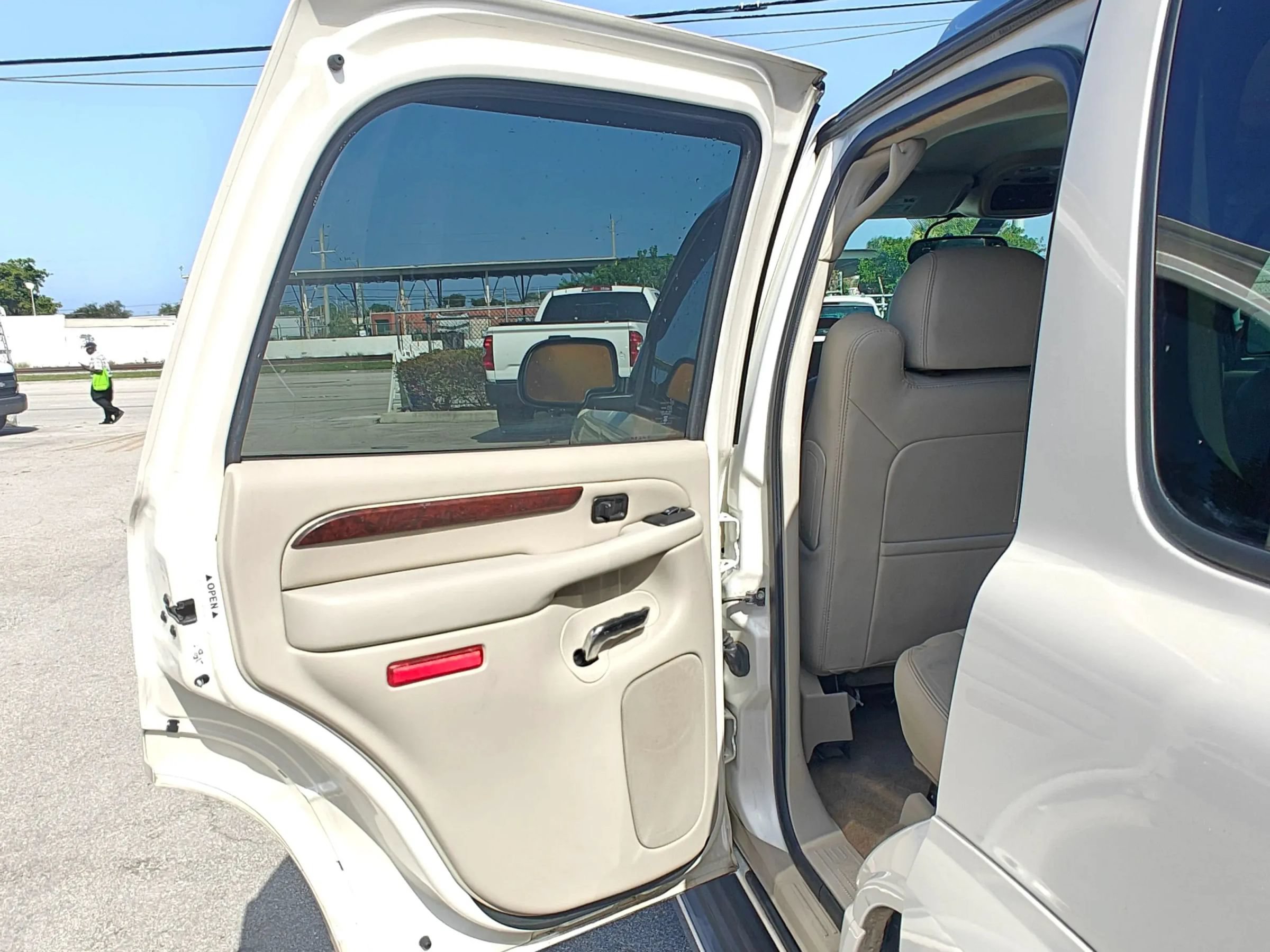 Used 2005 Cadillac Escalade 2WD image 13