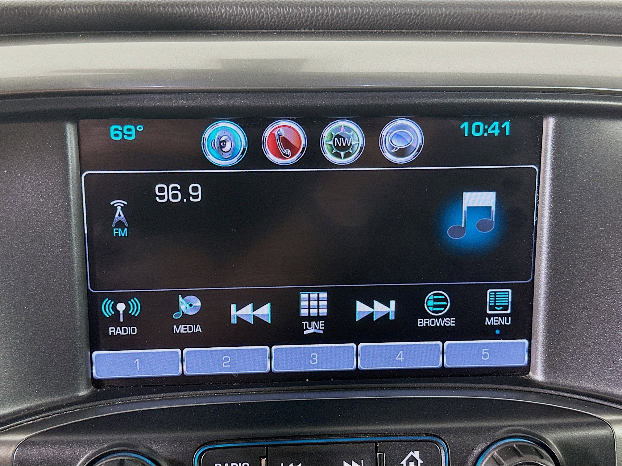 Used 2017 Chevrolet Silverado 1500 LT w/ All Star Edition image 19