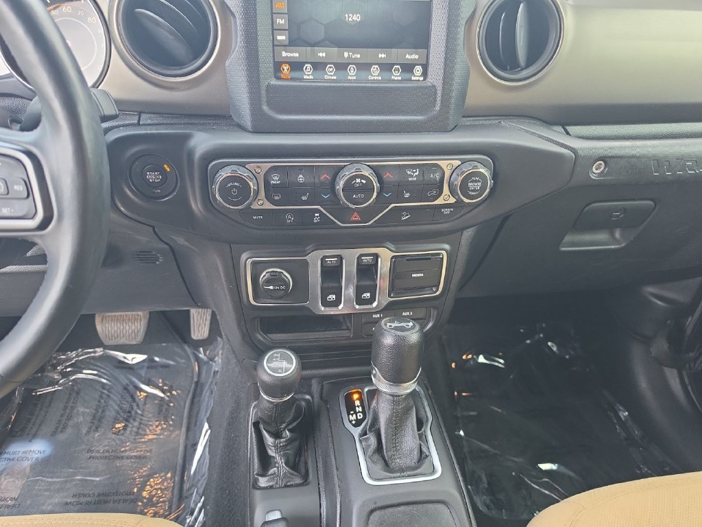 Used 2018 Jeep Wrangler Sport AWD/4WD image 12