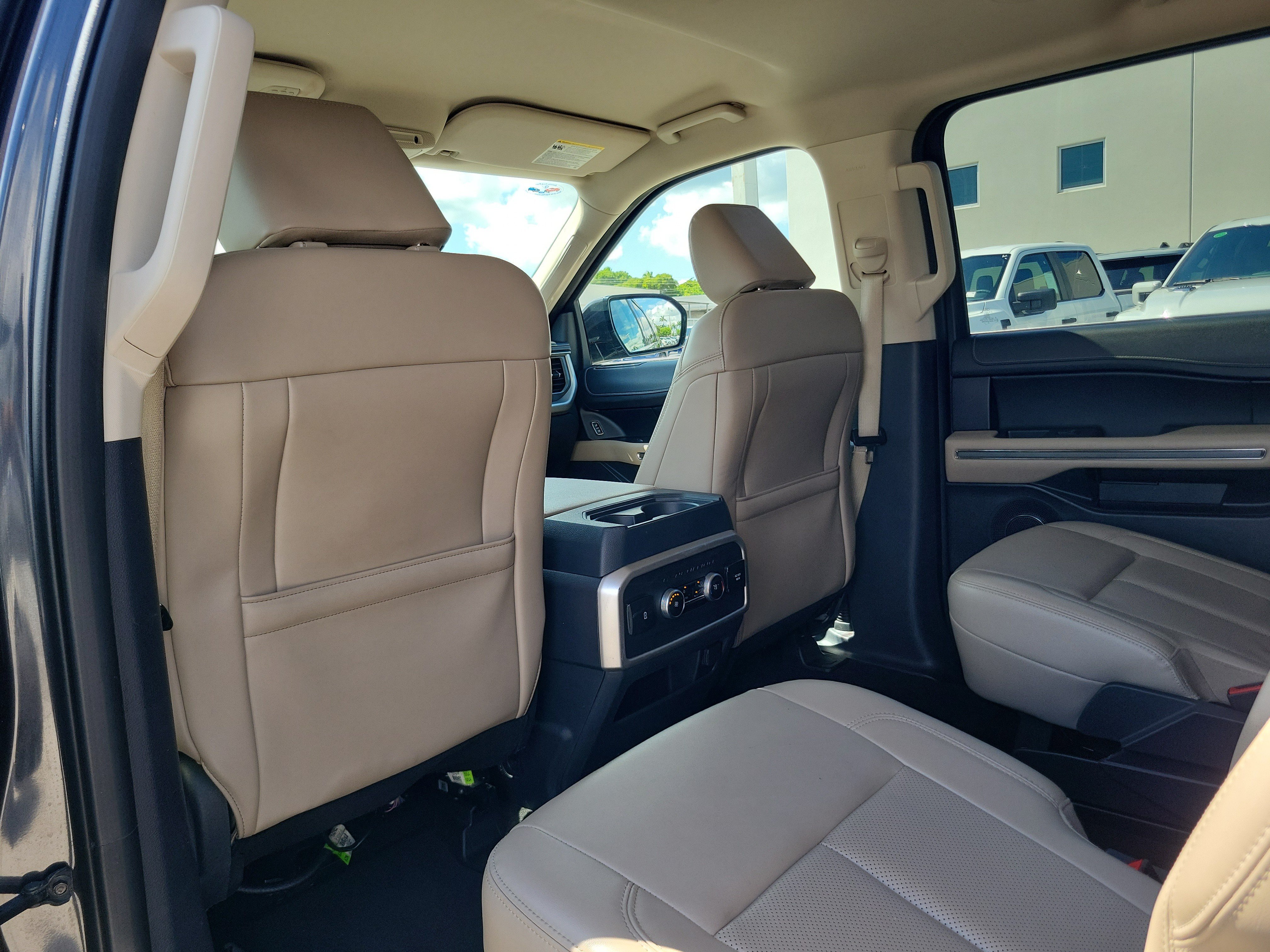 Used 2024 Ford Expedition Max XLT AWD/4WD image 15