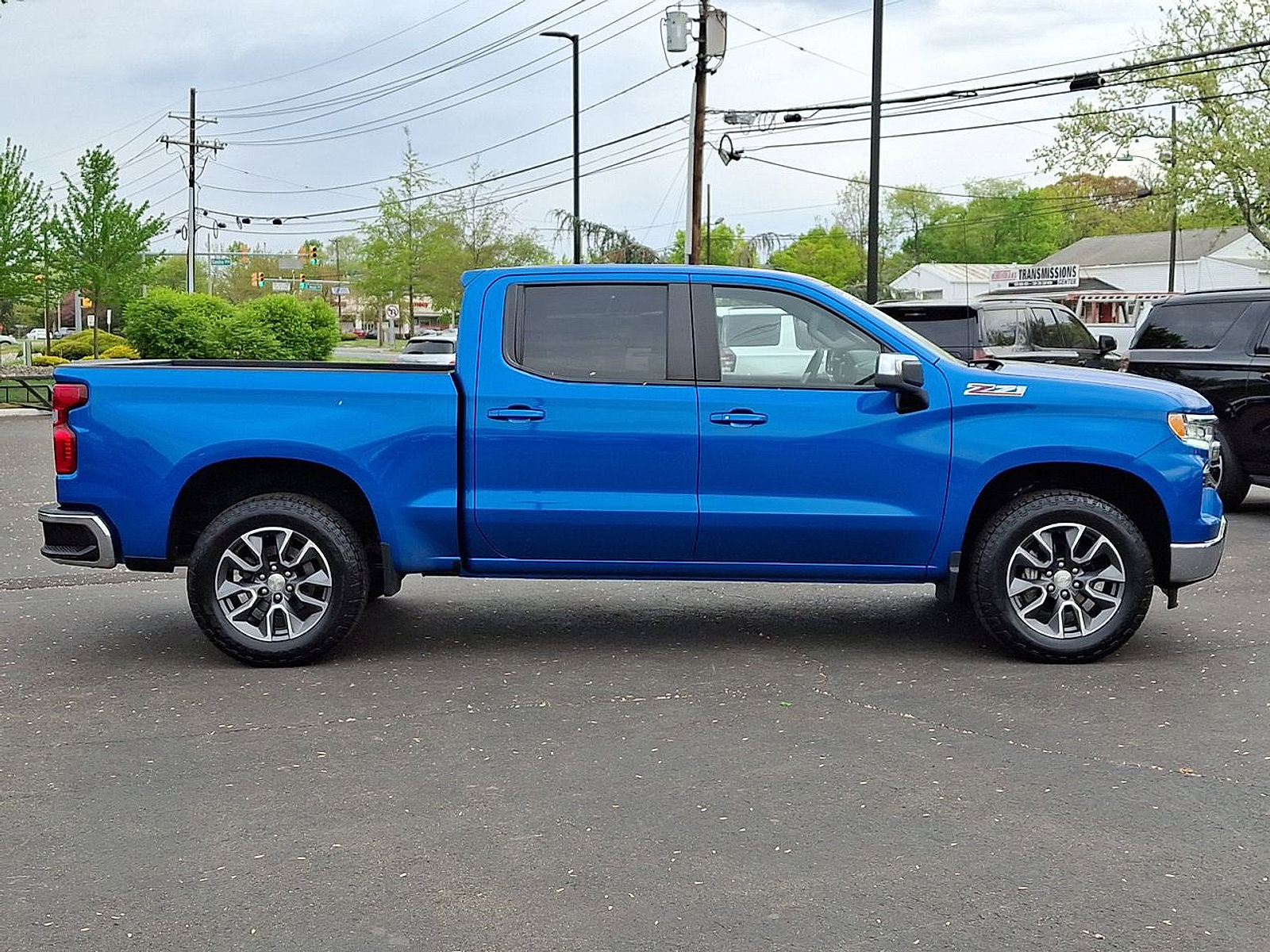 Certified 2022 Chevrolet Silverado 1500 LT w/ Z71 Off-Road Package AWD/4WD image 23