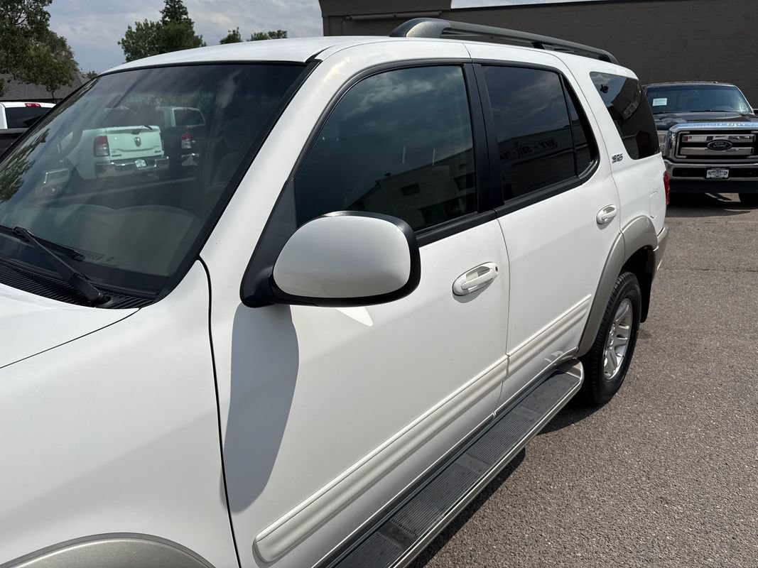 Used 2004 Toyota Sequoia SR5 AWD/4WD image 8