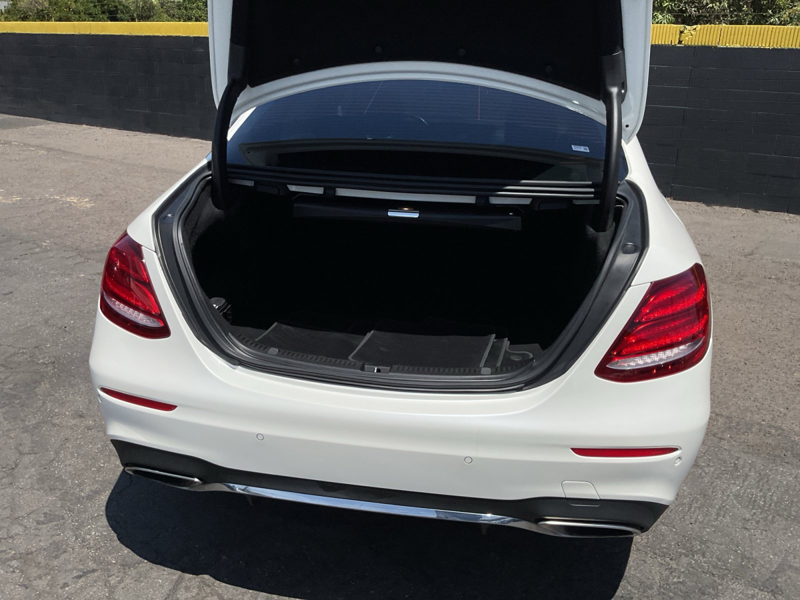 Used 2017 Mercedes-Benz E 300 image 26