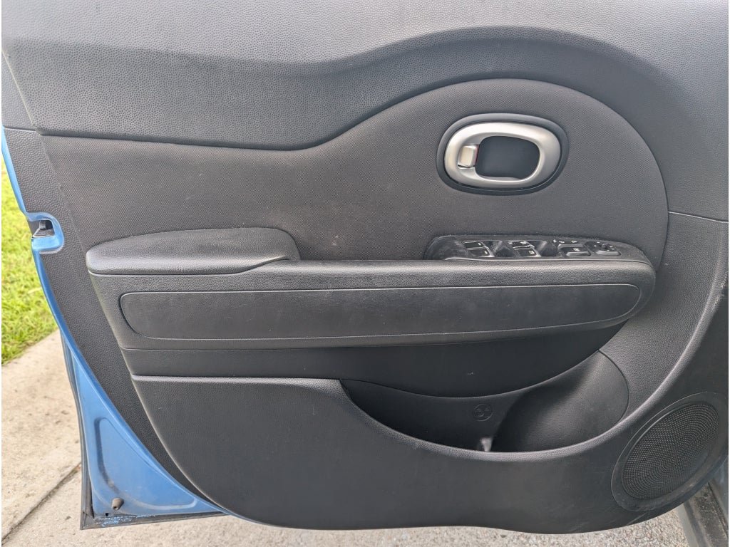 Used 2018 Kia Soul + FWD image 13