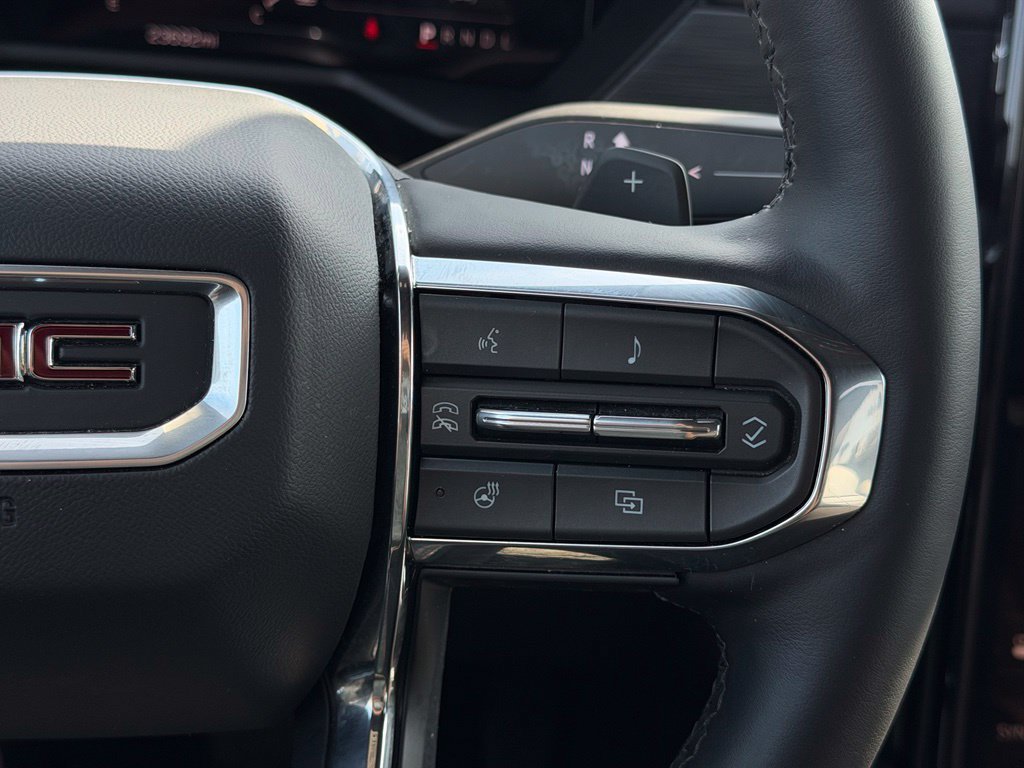 Used 2026 GMC Acadia Elevation w/ Elevation Premium Package FWD image 25