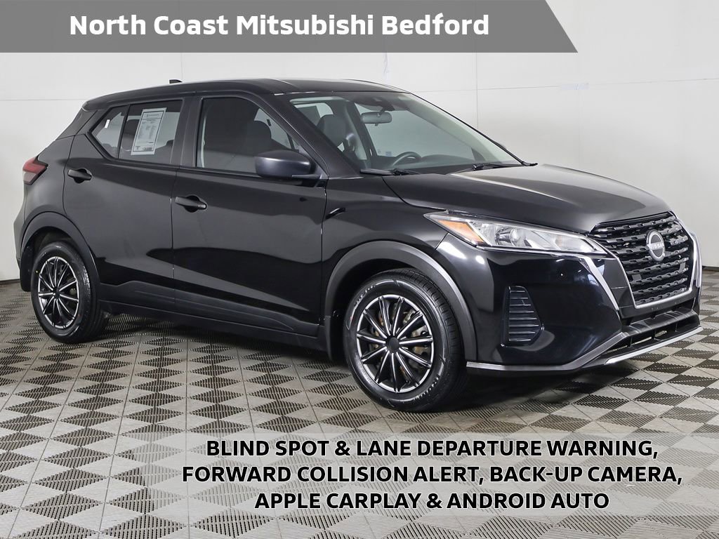 Used 2022 Nissan Kicks S image 1