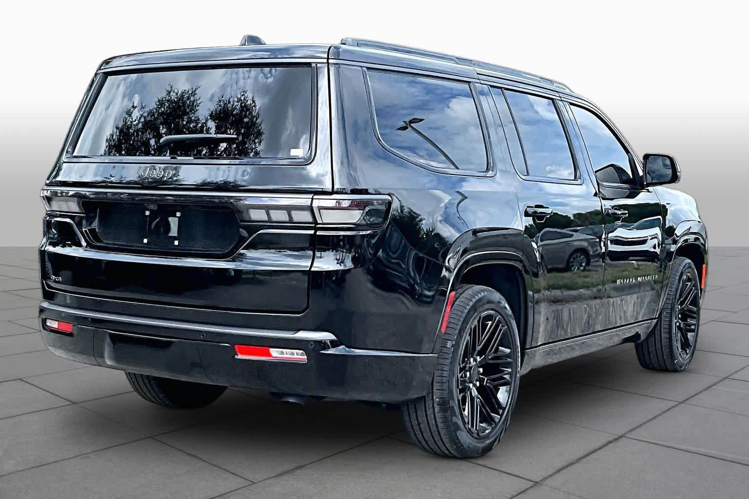 Used 2026 Jeep Grand Wagoneer Limited AWD/4WD image 12
