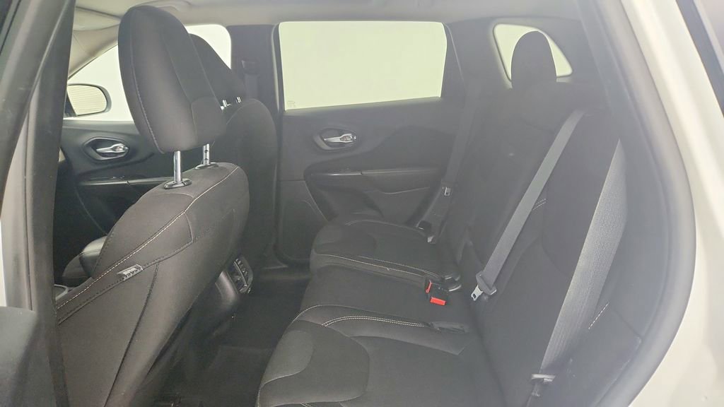 Used 2017 Jeep Cherokee Latitude image 21