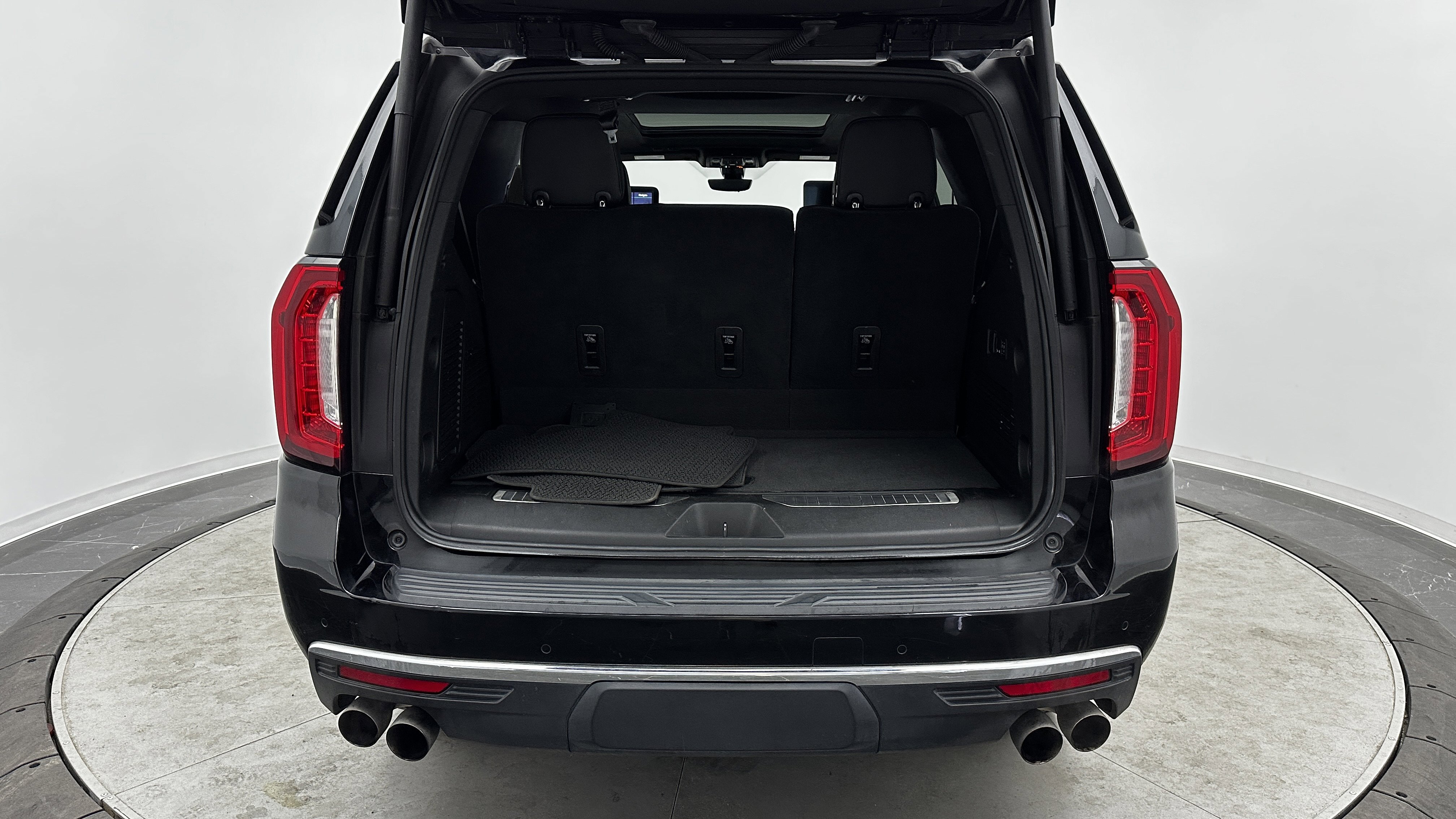 Used 2021 GMC Yukon Denali w/ Denali Premium Package image 34