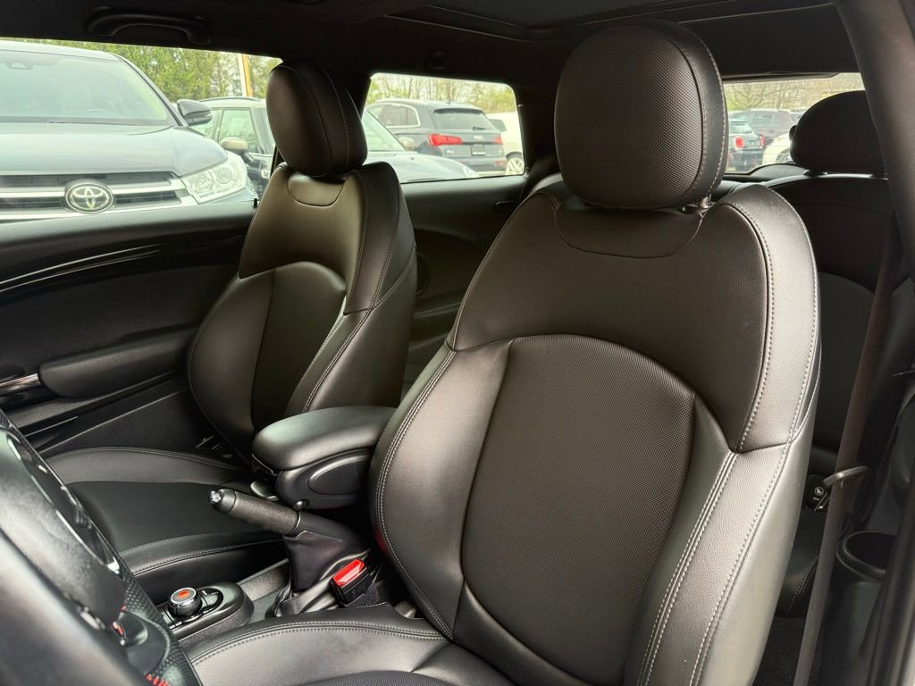 Used 2019 MINI Cooper S image 12