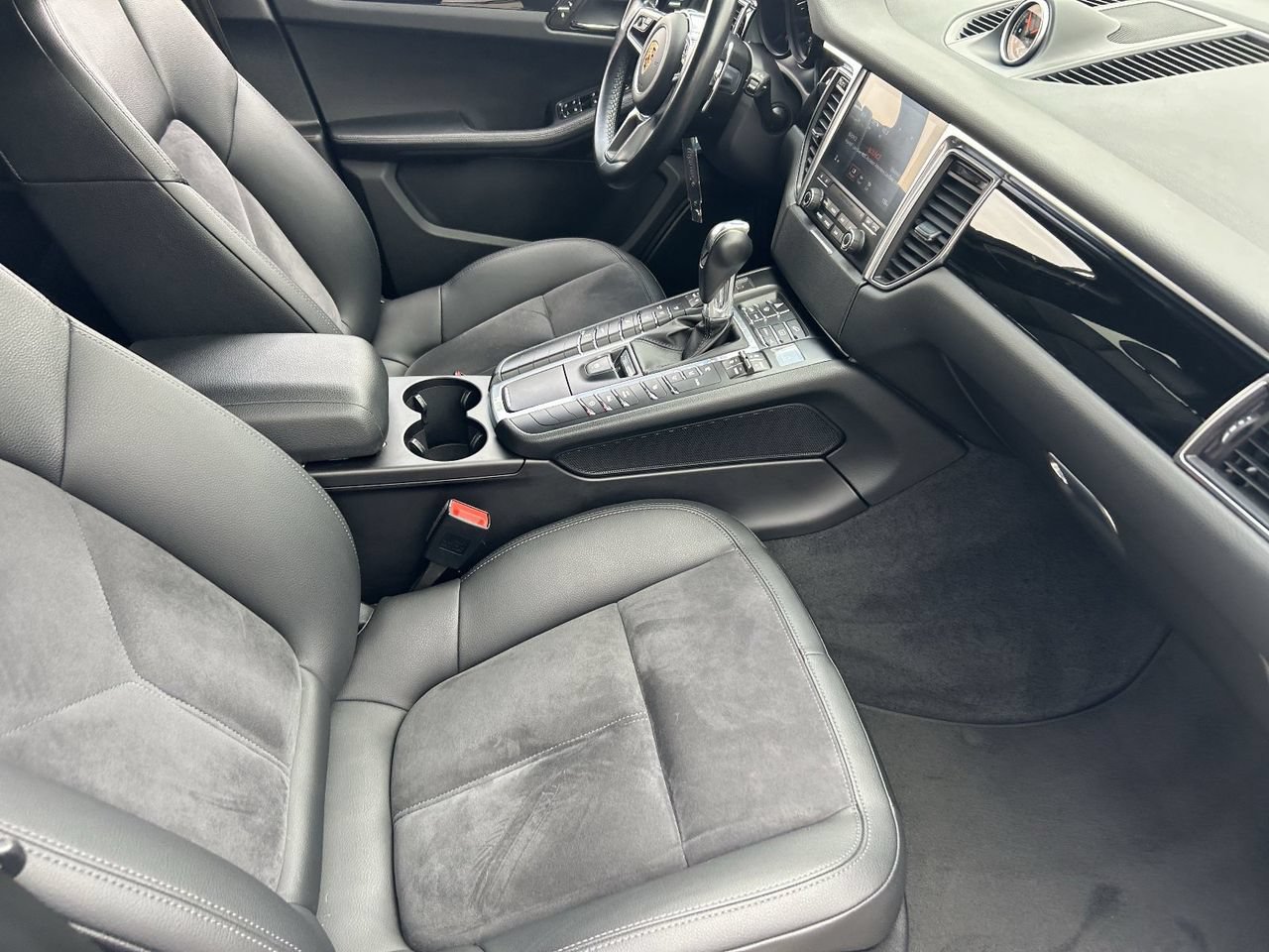 Used 2017 Porsche Macan AWD/4WD image 12
