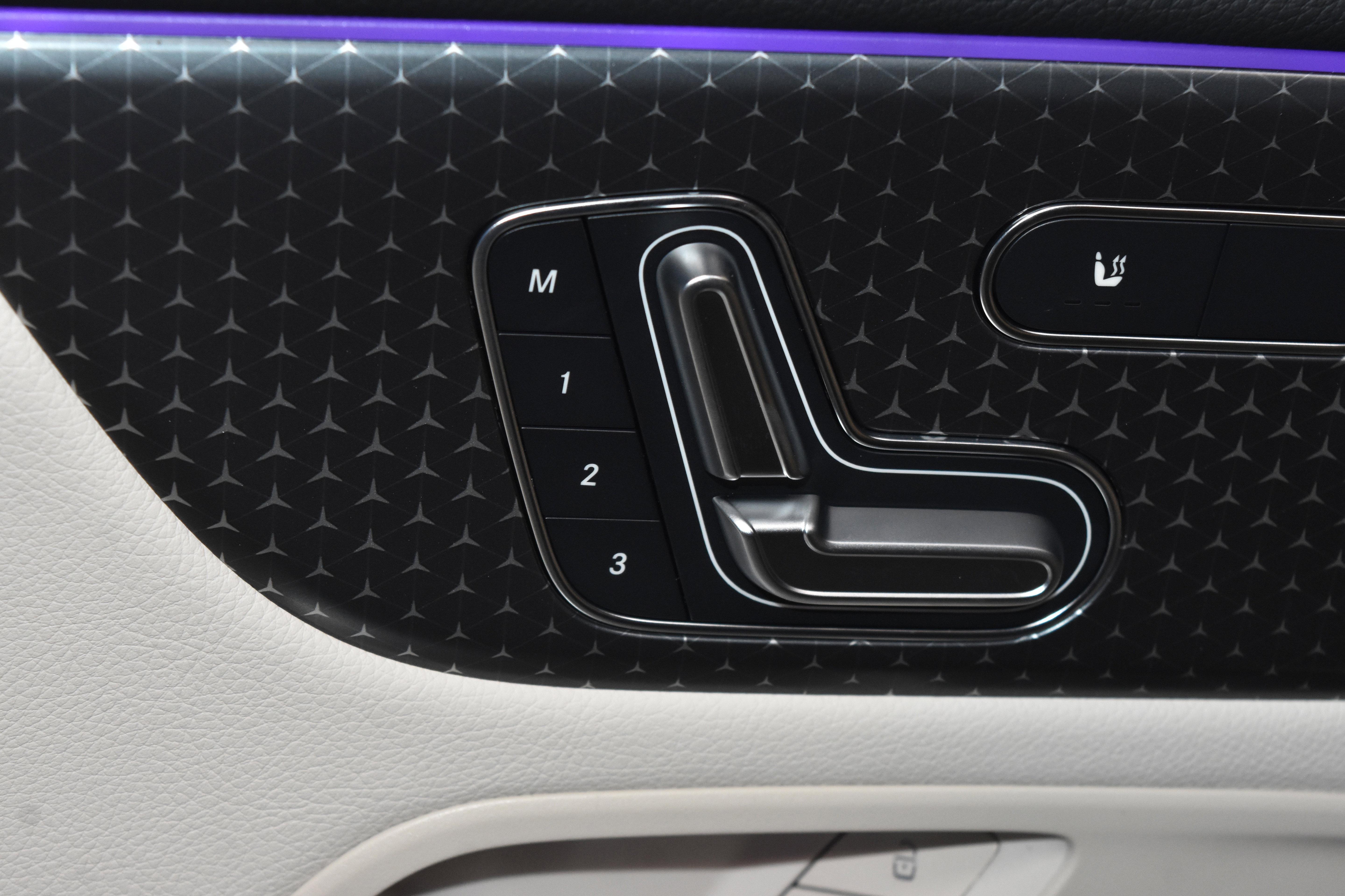 New 2026 Mercedes-Benz GLB 250 4MATIC image 4