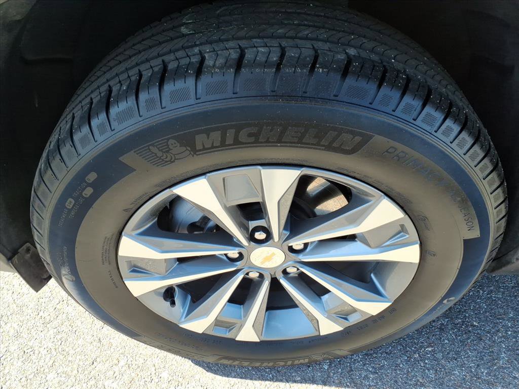 Used 2025 Chevrolet Equinox LT AWD/4WD image 4