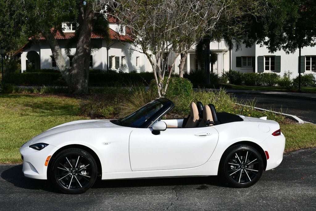 Used 2024 MAZDA MX-5 Miata Grand Touring RWD image 26