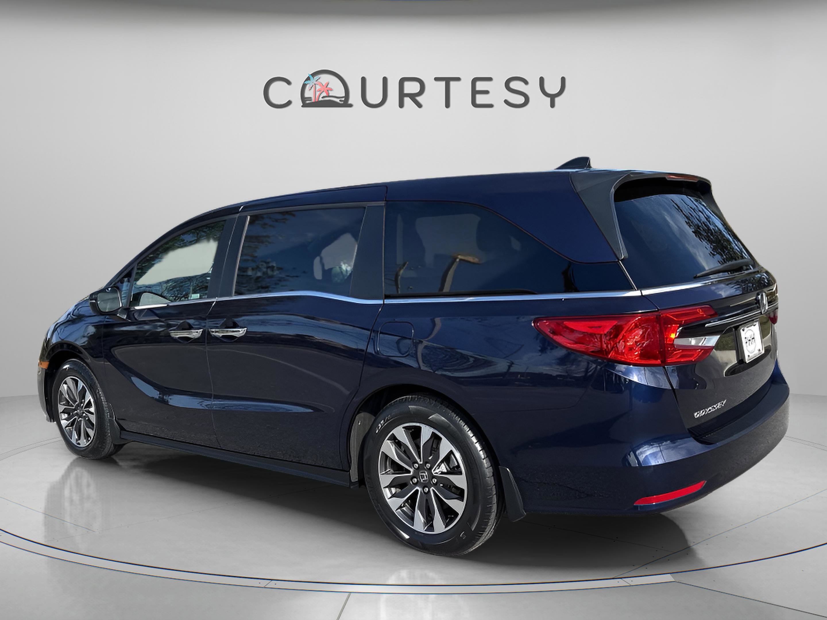 Certified 2024 Honda Odyssey EX-L image 5
