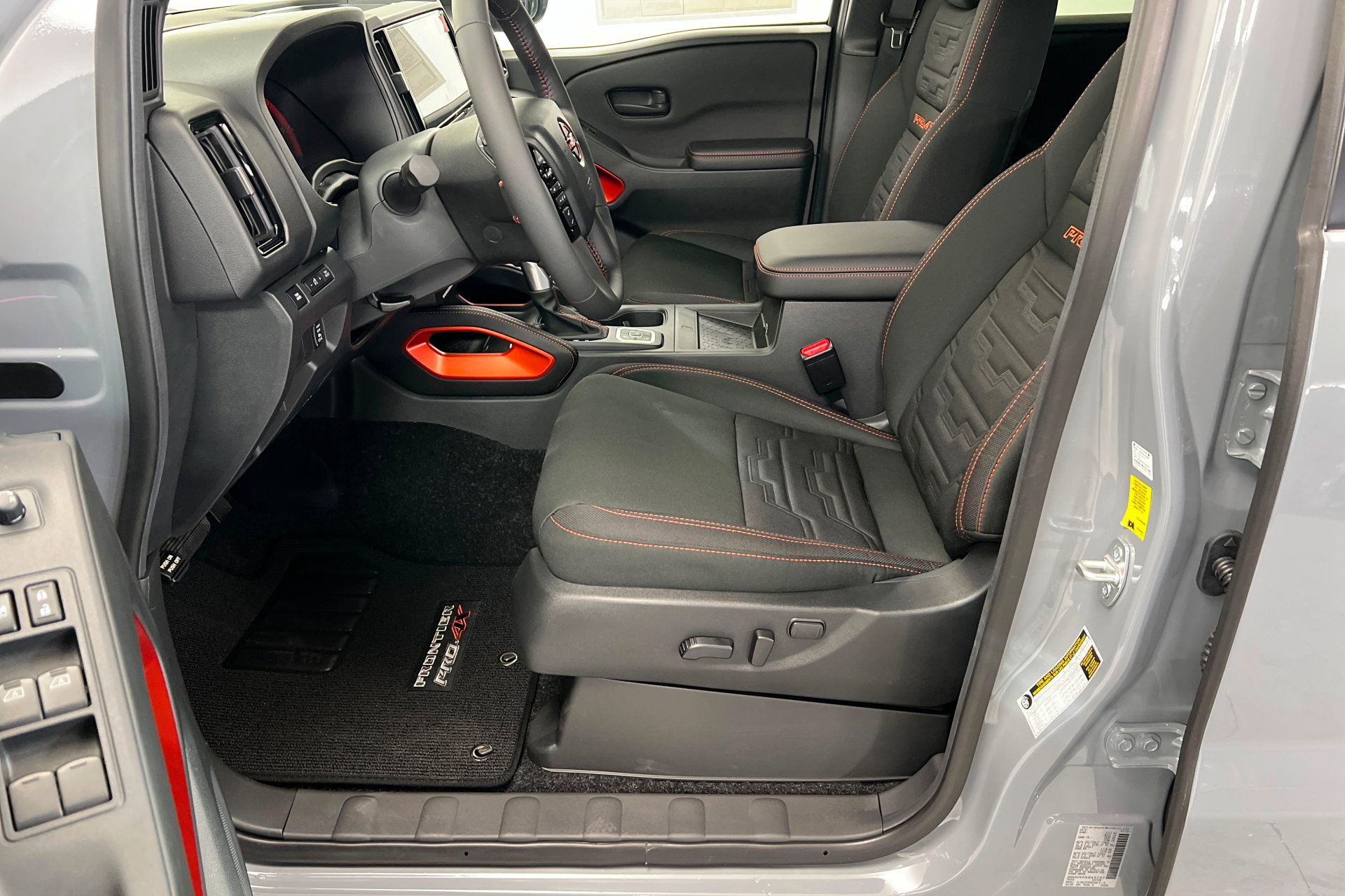 New 2026 Nissan Frontier PRO-4X w/ Pro-4x Convenience Package image 17