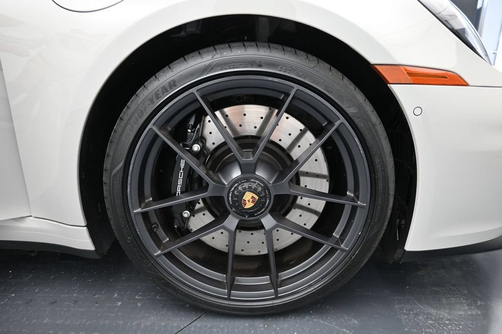 Certified 2025 Porsche 911 Targa 4 GTS AWD/4WD image 11