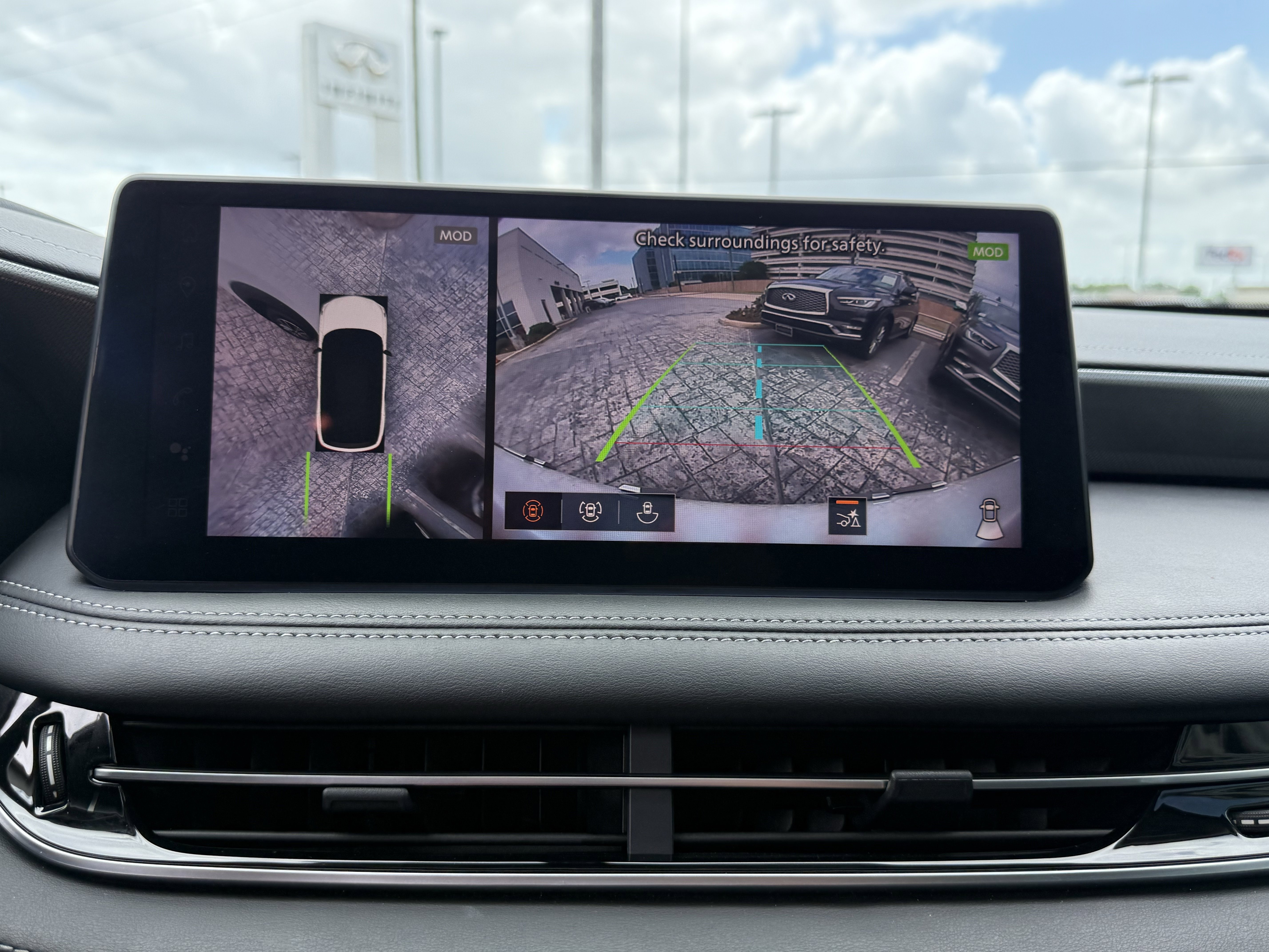 Certified 2026 INFINITI QX60 Luxe w/ Cargo Package image 24