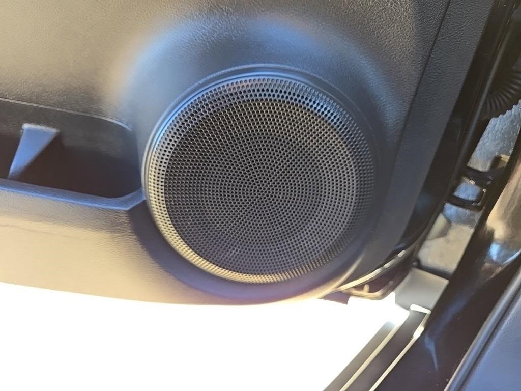 Used 2021 Nissan Kicks S image 39