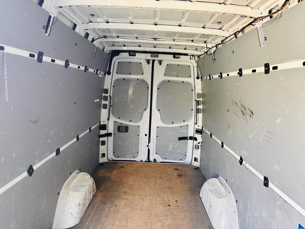 Used 2011 Freightliner Sprinter 2500 image 17