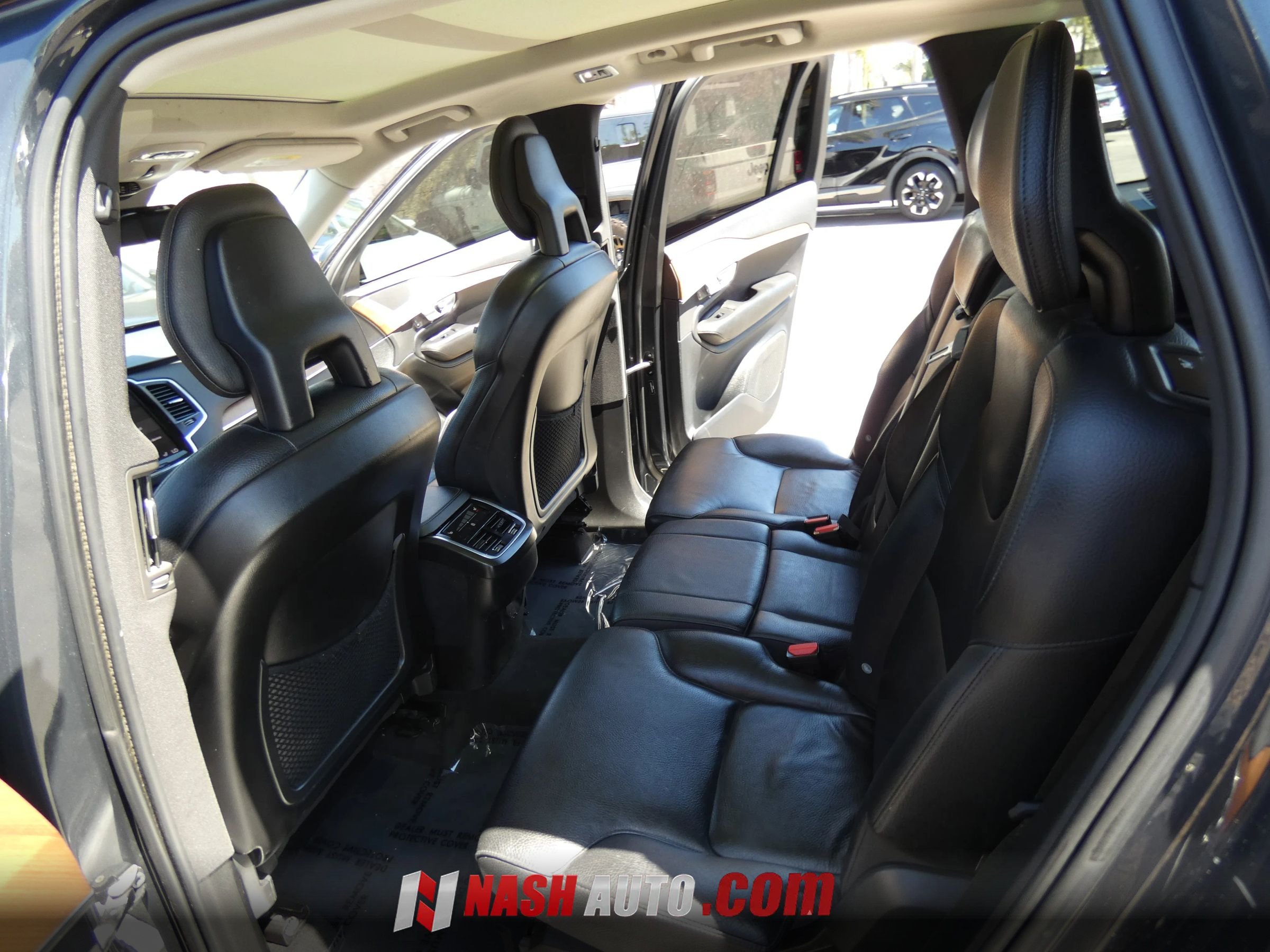 Used 2022 Volvo XC90 T5 Momentum w/ Climate Package AWD/4WD image 40