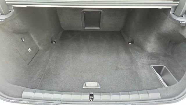 Used 2023 BMW i7 xDrive60 w/ Executive Package 2 image 15