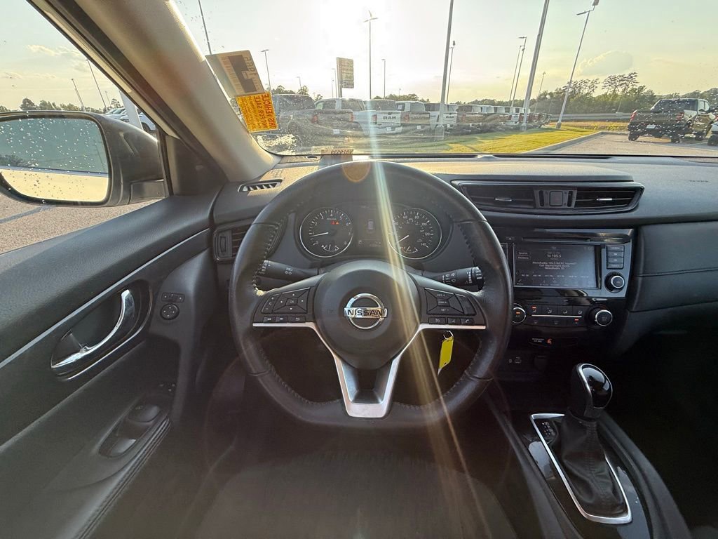 Used 2019 Nissan Rogue S w/ Special Edition Package FWD image 14