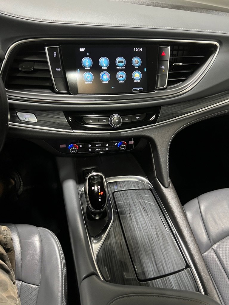 Used 2018 Buick Enclave Essence image 7