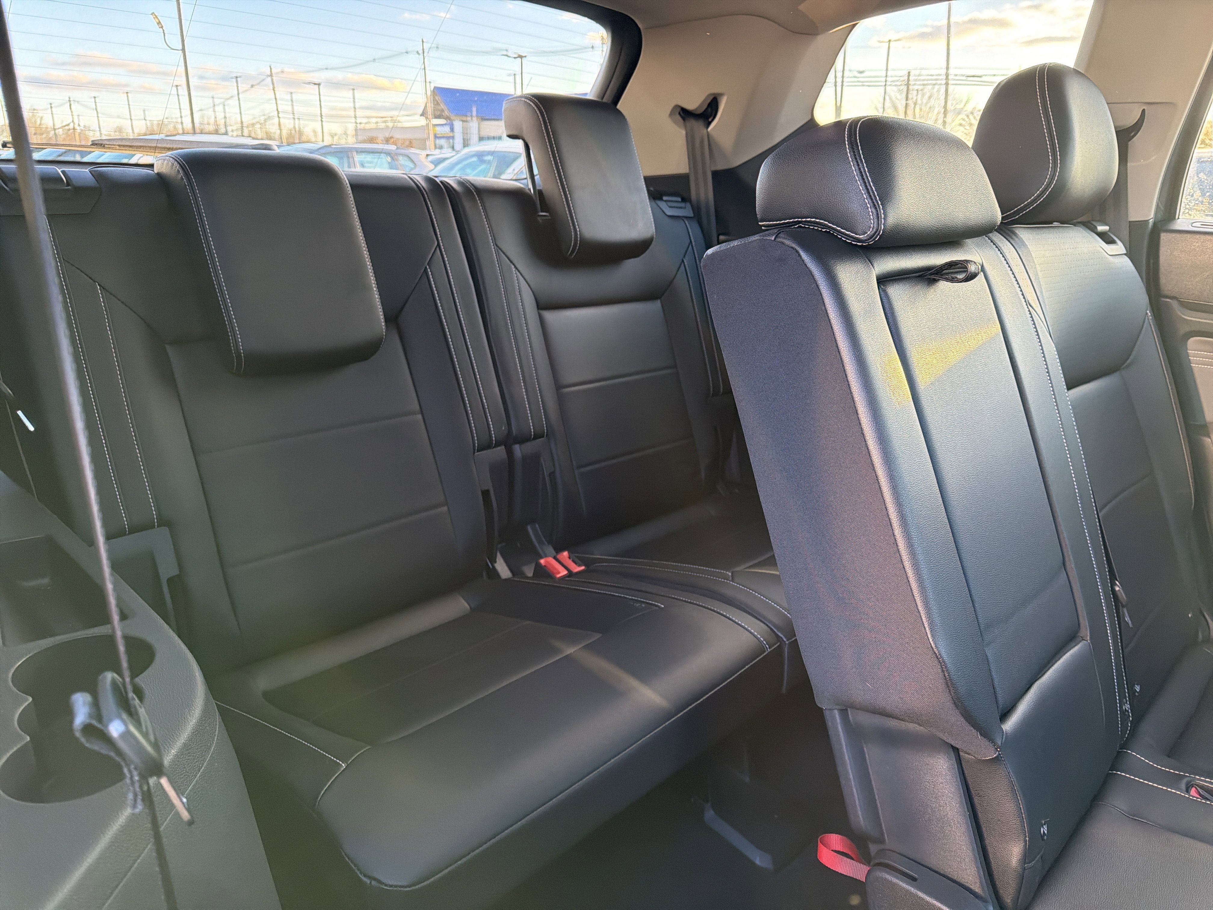 Used 2021 Volkswagen Atlas SE image 27