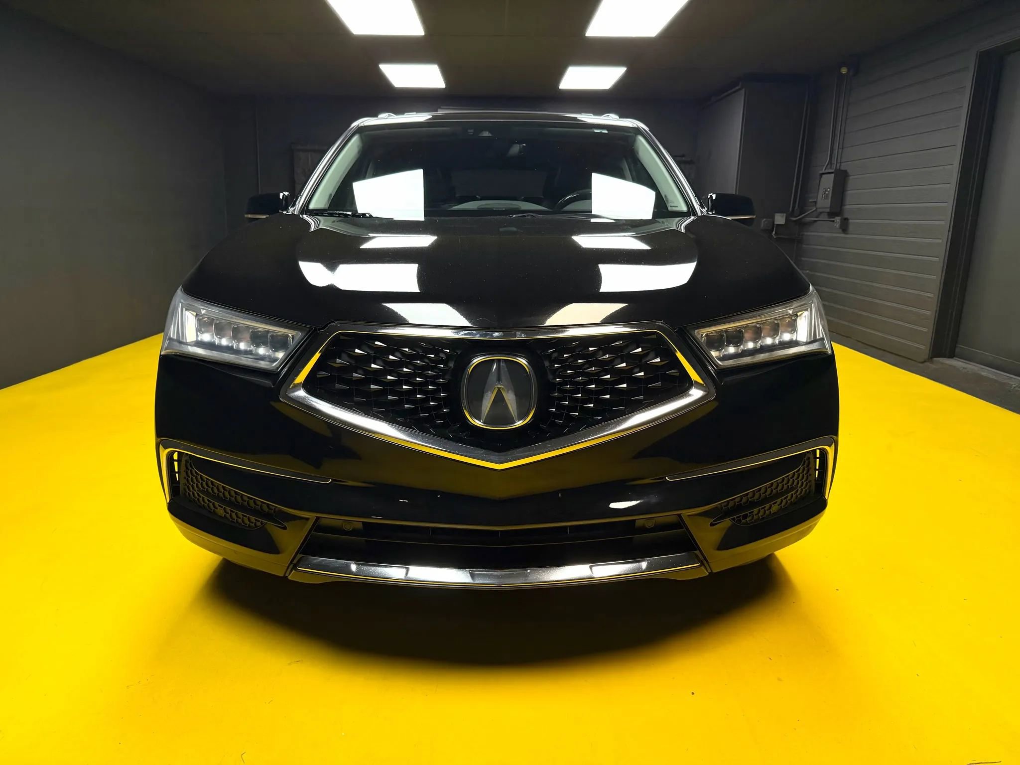 Used 2018 Acura MDX SH-AWD w/ Technology Package image 2