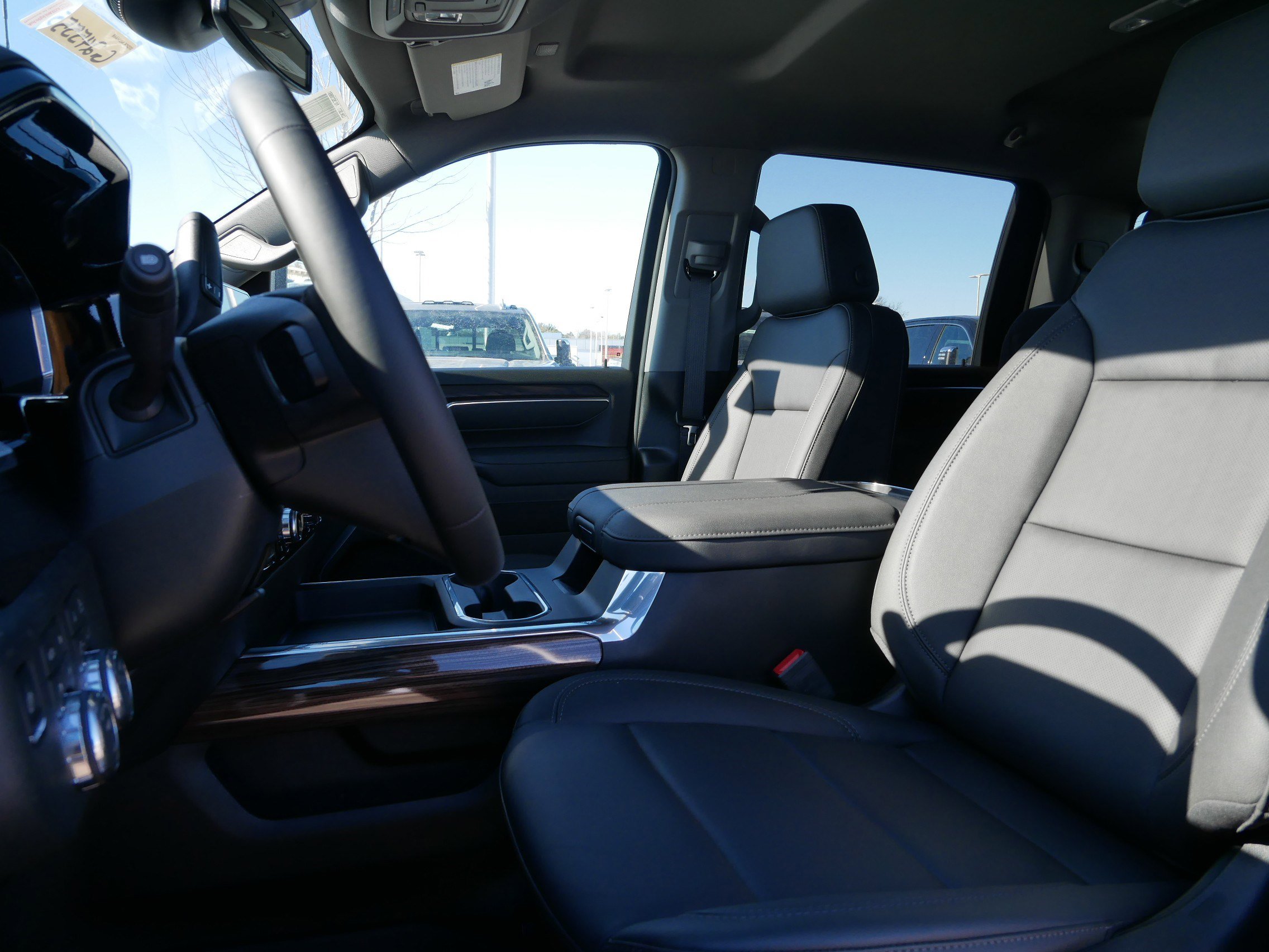 New 2026 GMC Sierra 2500 SLT w/ SLT Convenience Package AWD/4WD image 4