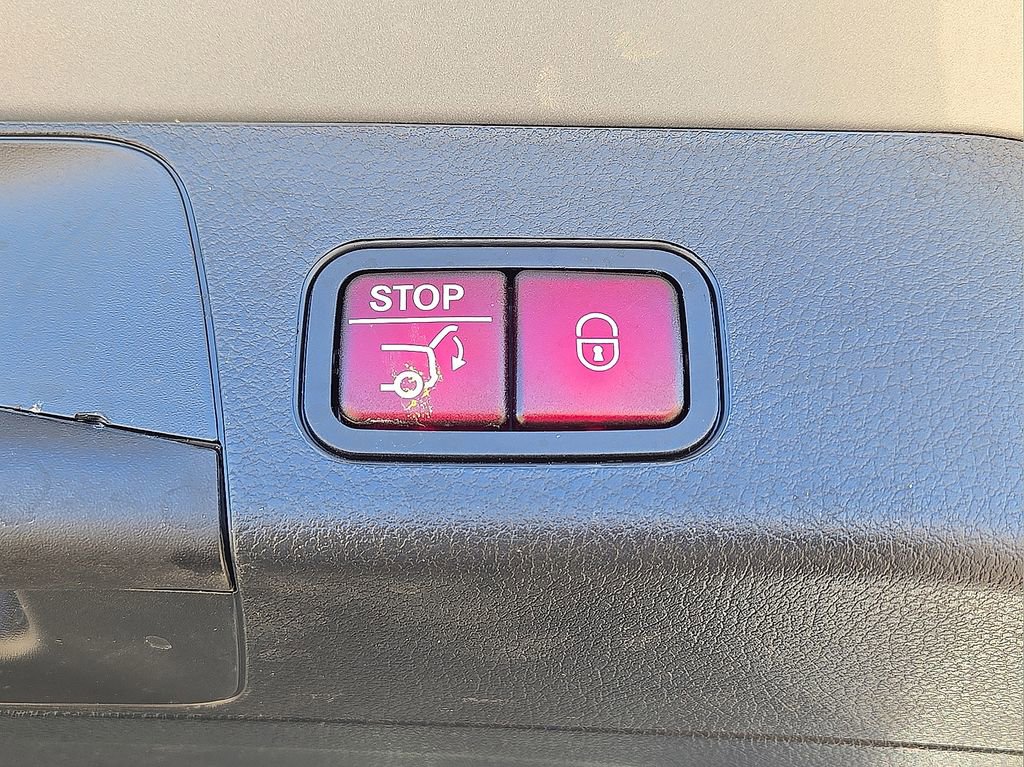 Used 2025 Mercedes-Benz GLB 250 image 15