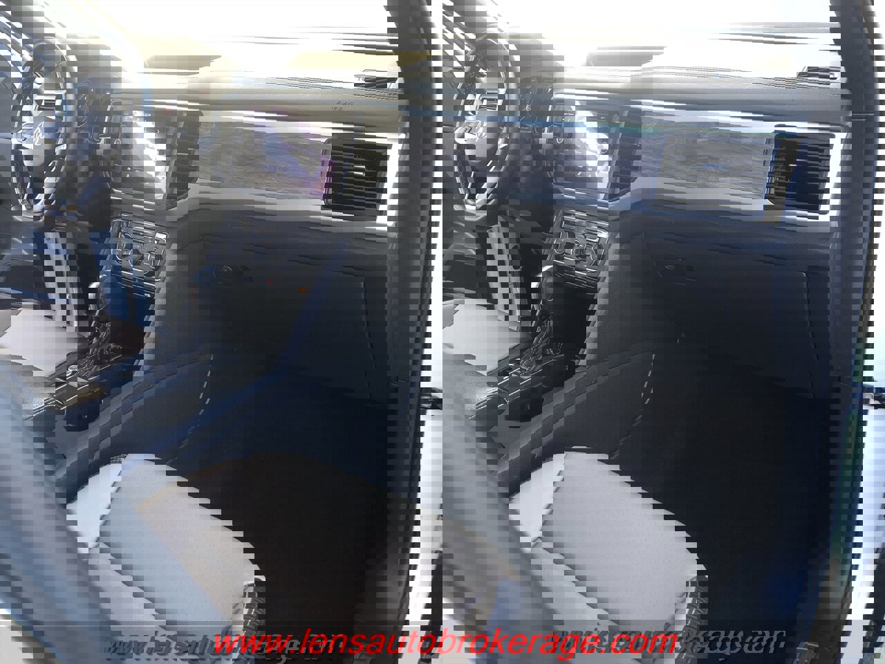 Used 2021 Volkswagen Atlas Cross Sport SE image 22