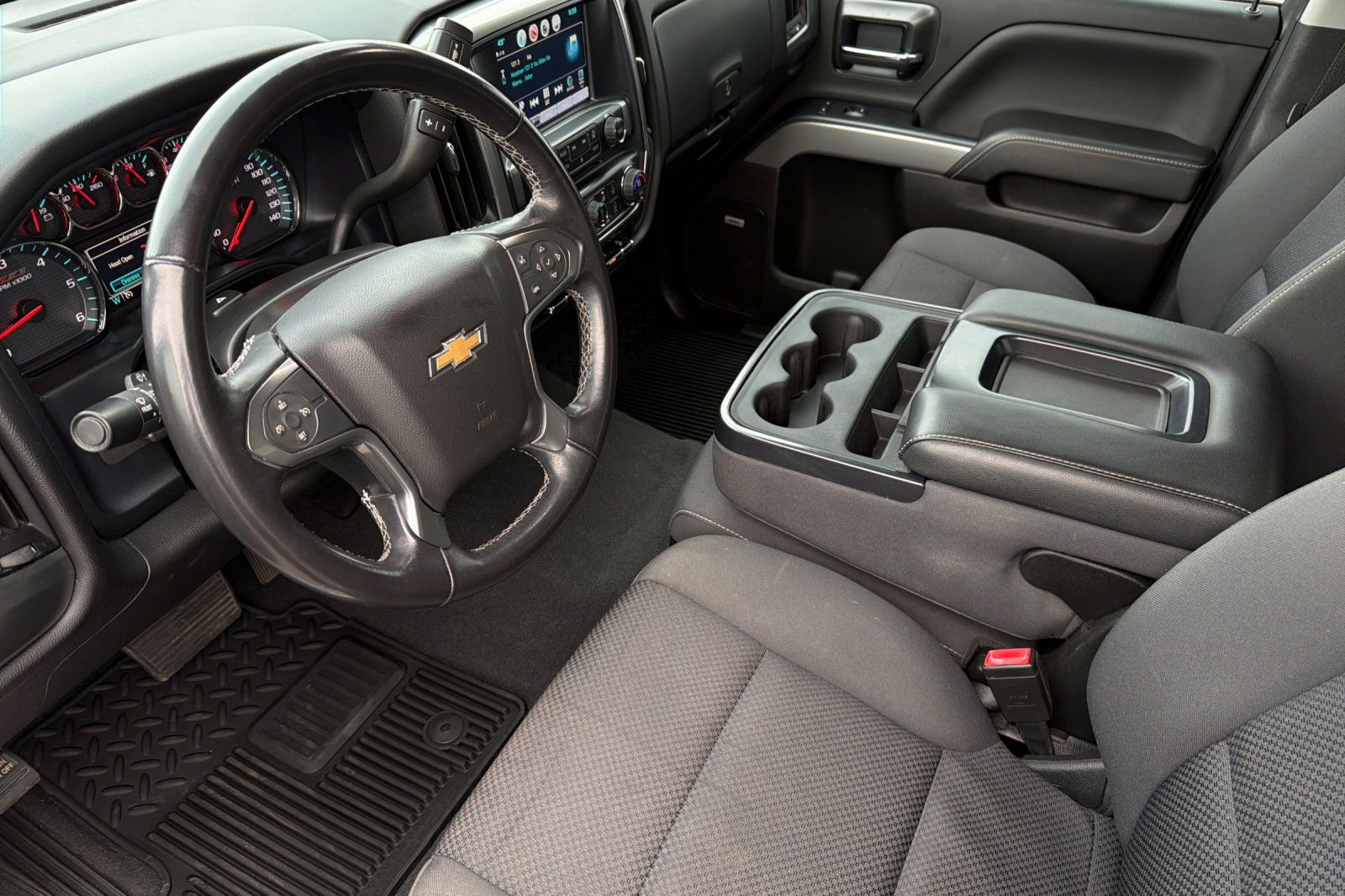 Used 2018 Chevrolet Silverado 1500 LT w/ All Star Edition image 9