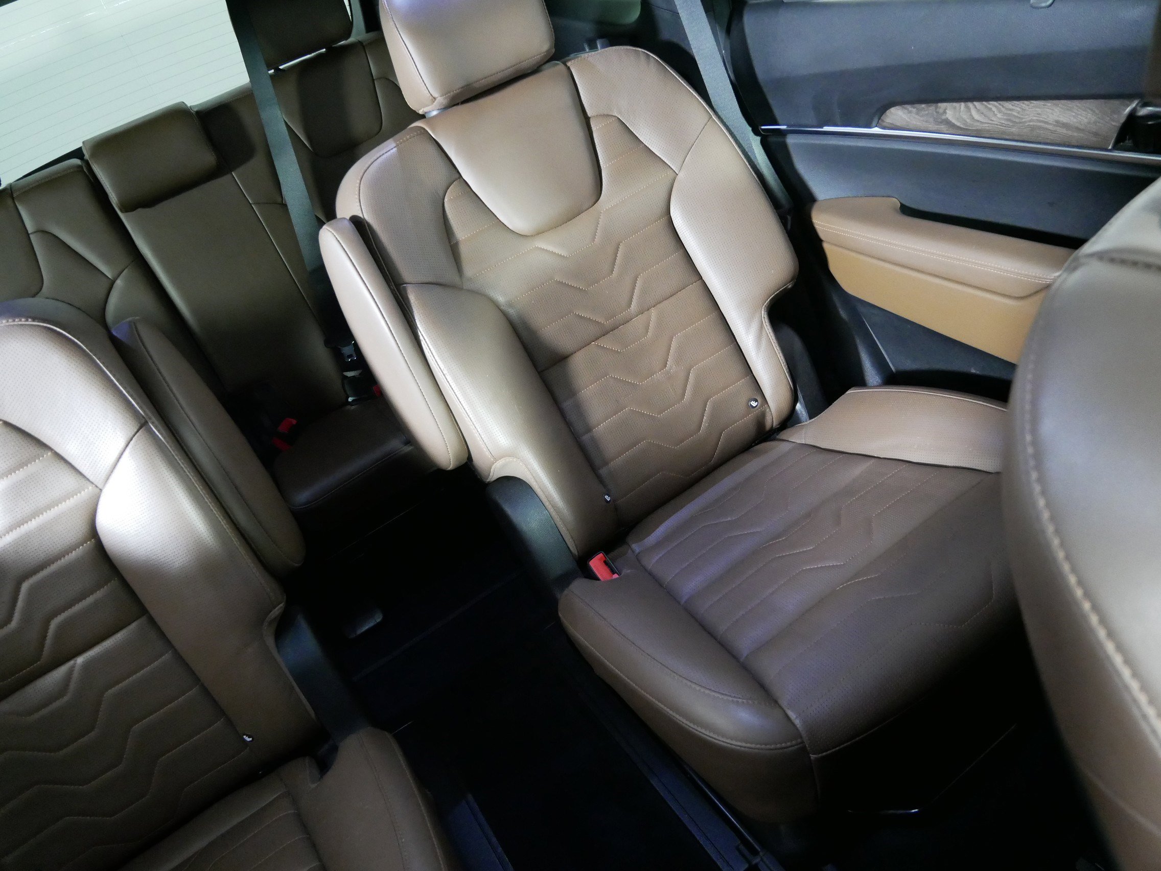 Used 2020 Kia Telluride SX w/ SX Prestige Package image 14