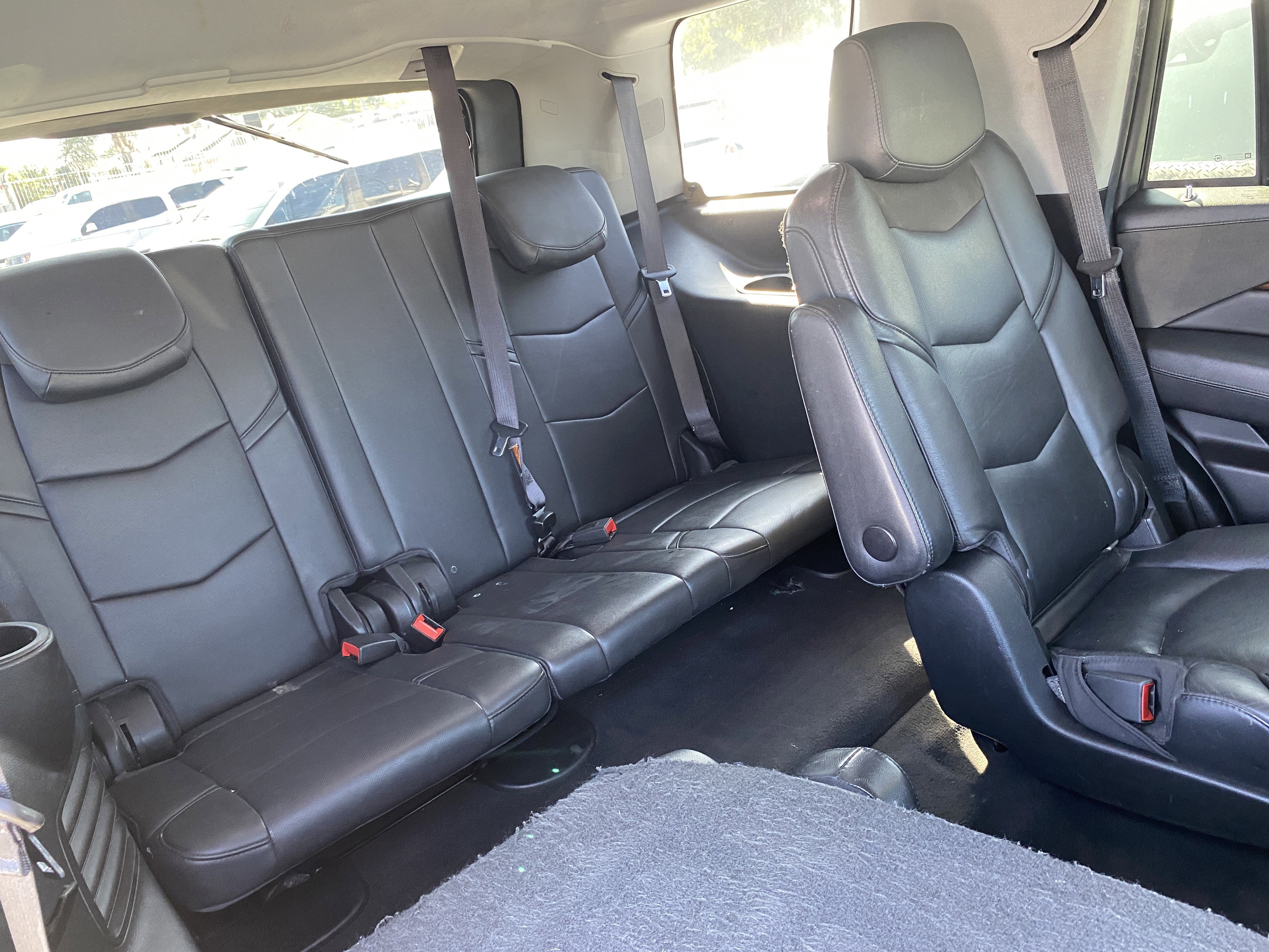 Used 2018 Cadillac Escalade Luxury image 20