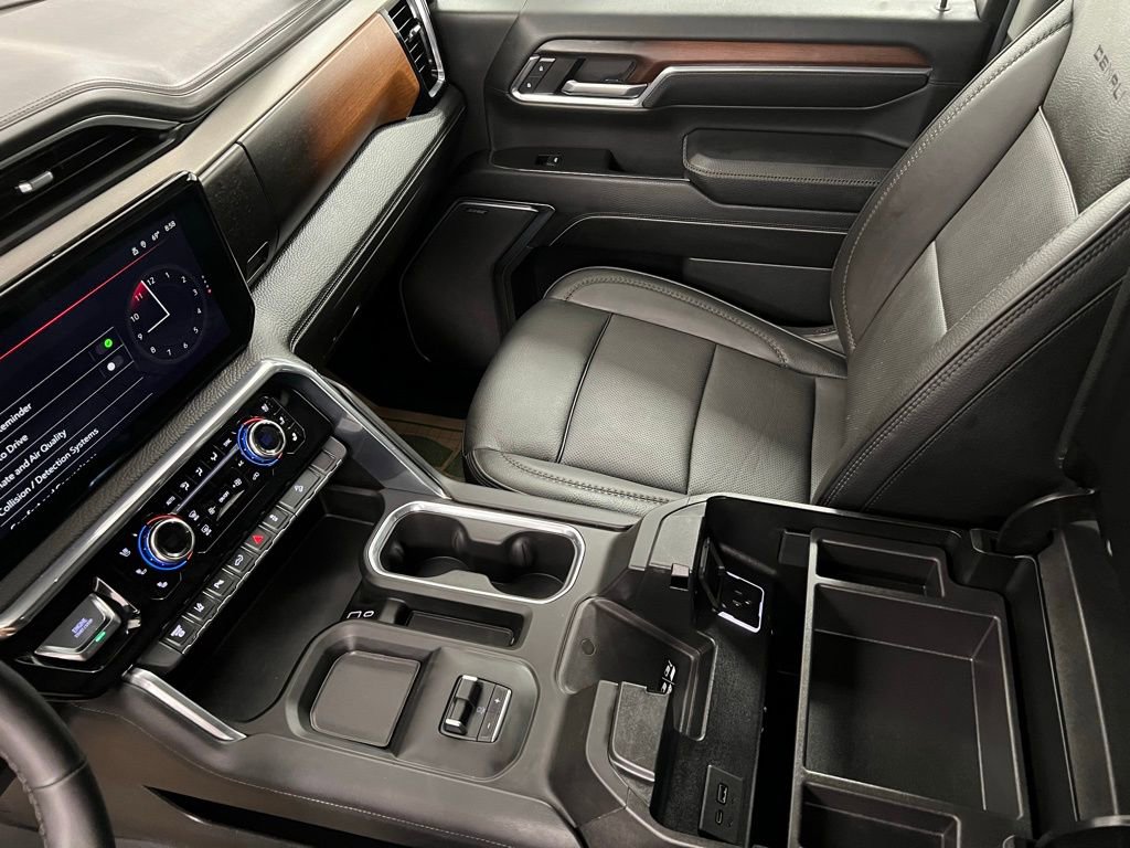 Used 2024 GMC Sierra 3500 Denali image 40