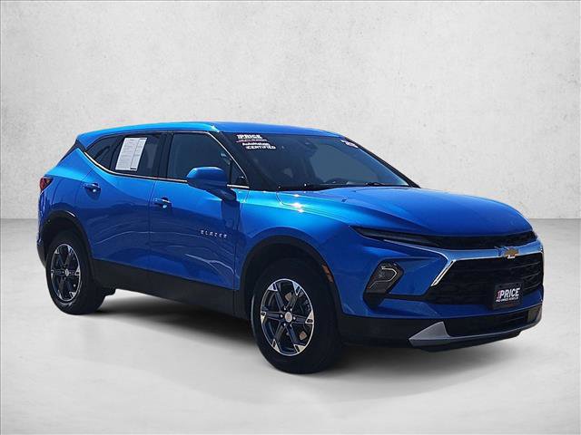 Used 2025 Chevrolet Blazer LT AWD/4WD image 3