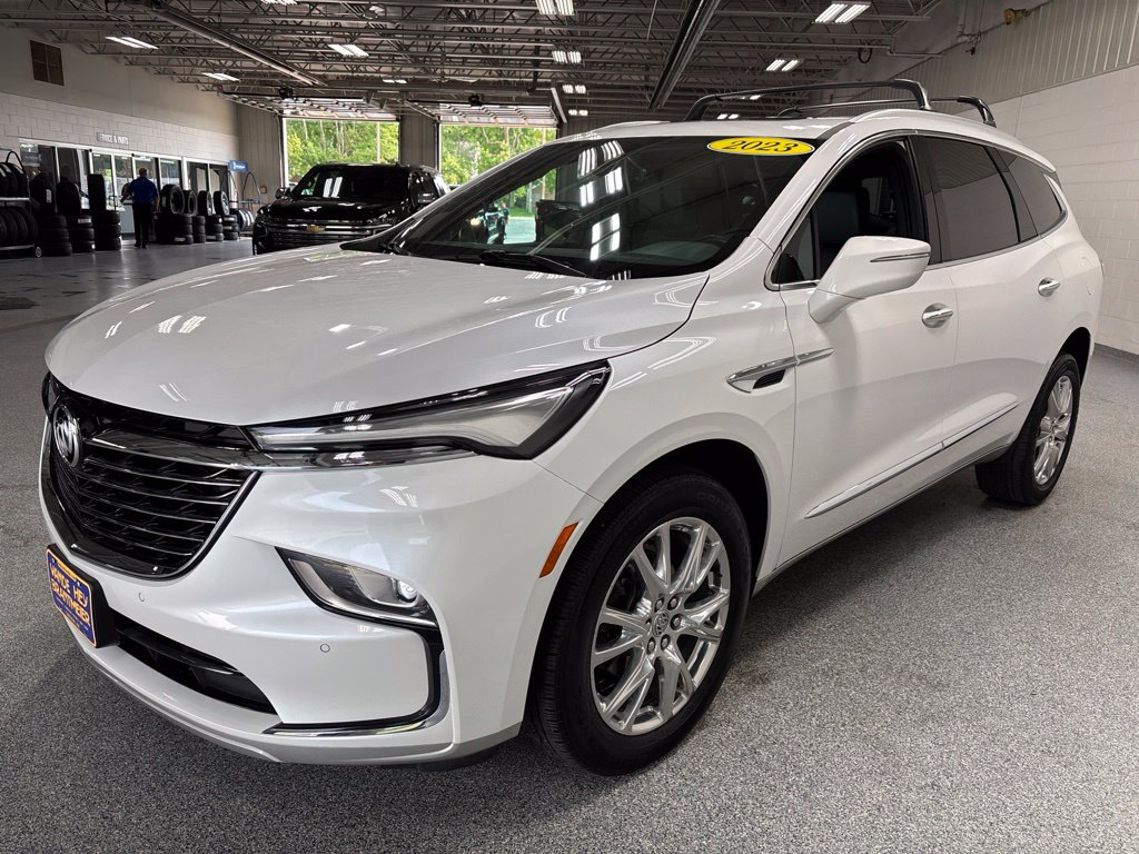 Used 2023 Buick Enclave Essence w/ Experience Buick Package AWD/4WD image 3