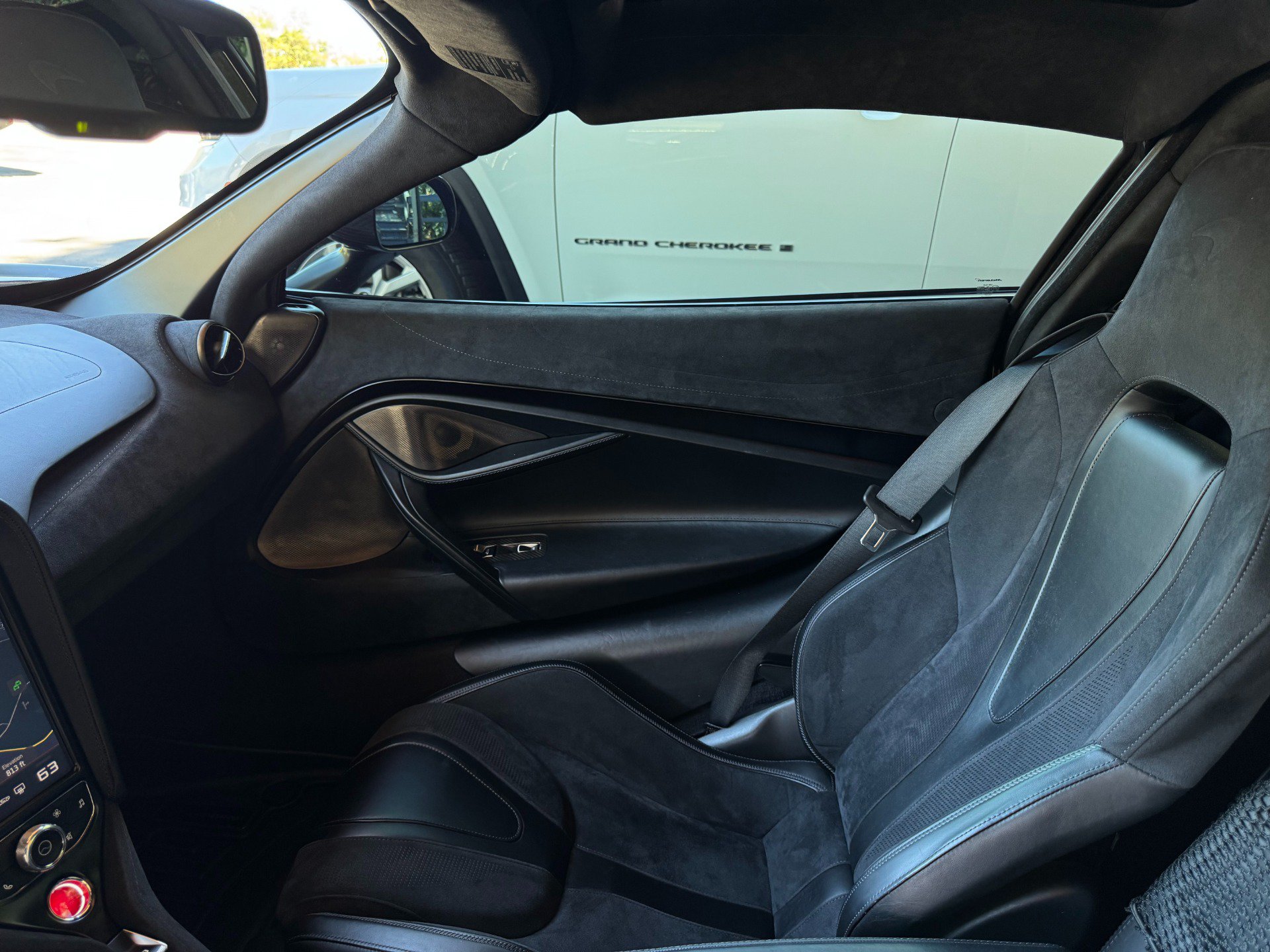 Used 2019 McLaren 720S Performance RWD image 22